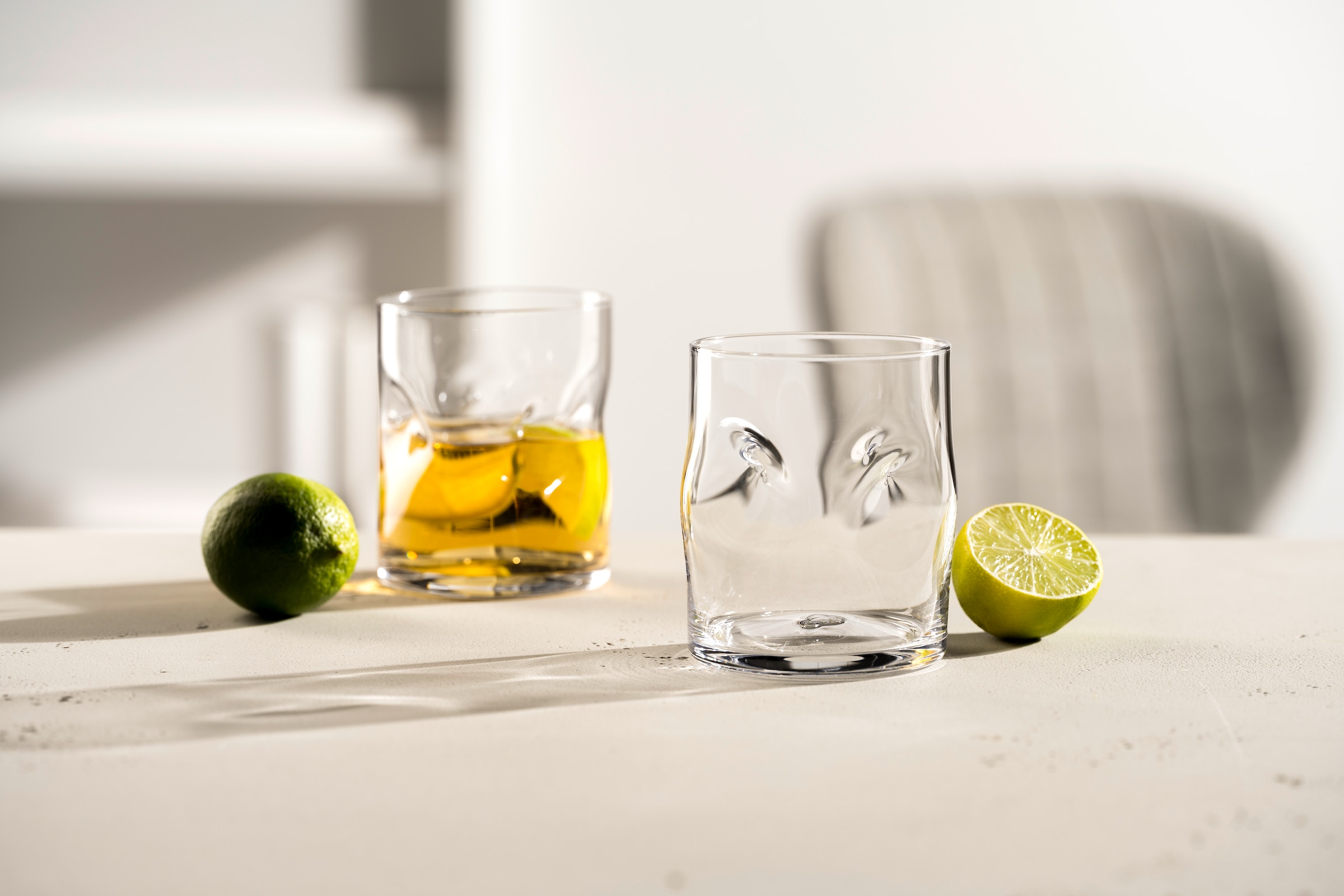 LEONARDO Gläser-Set »Trinkglas VESUVIO, 300 ml, 4er-Set«, (Set, 4 tlg.), konische Form, markantes Design - mit Einquetschungen