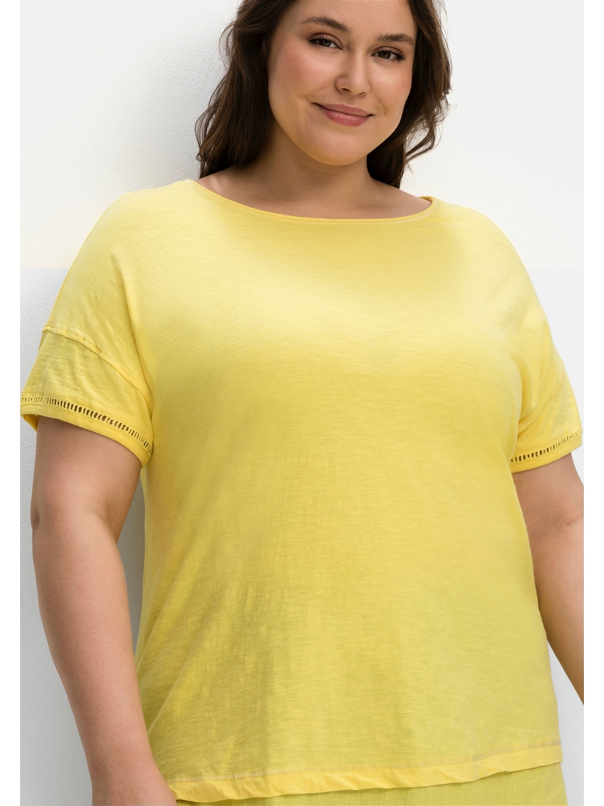 BAUR Größen«, Blusenbesatz T-Shirt am kaufen | für mit Saum »Große Sheego