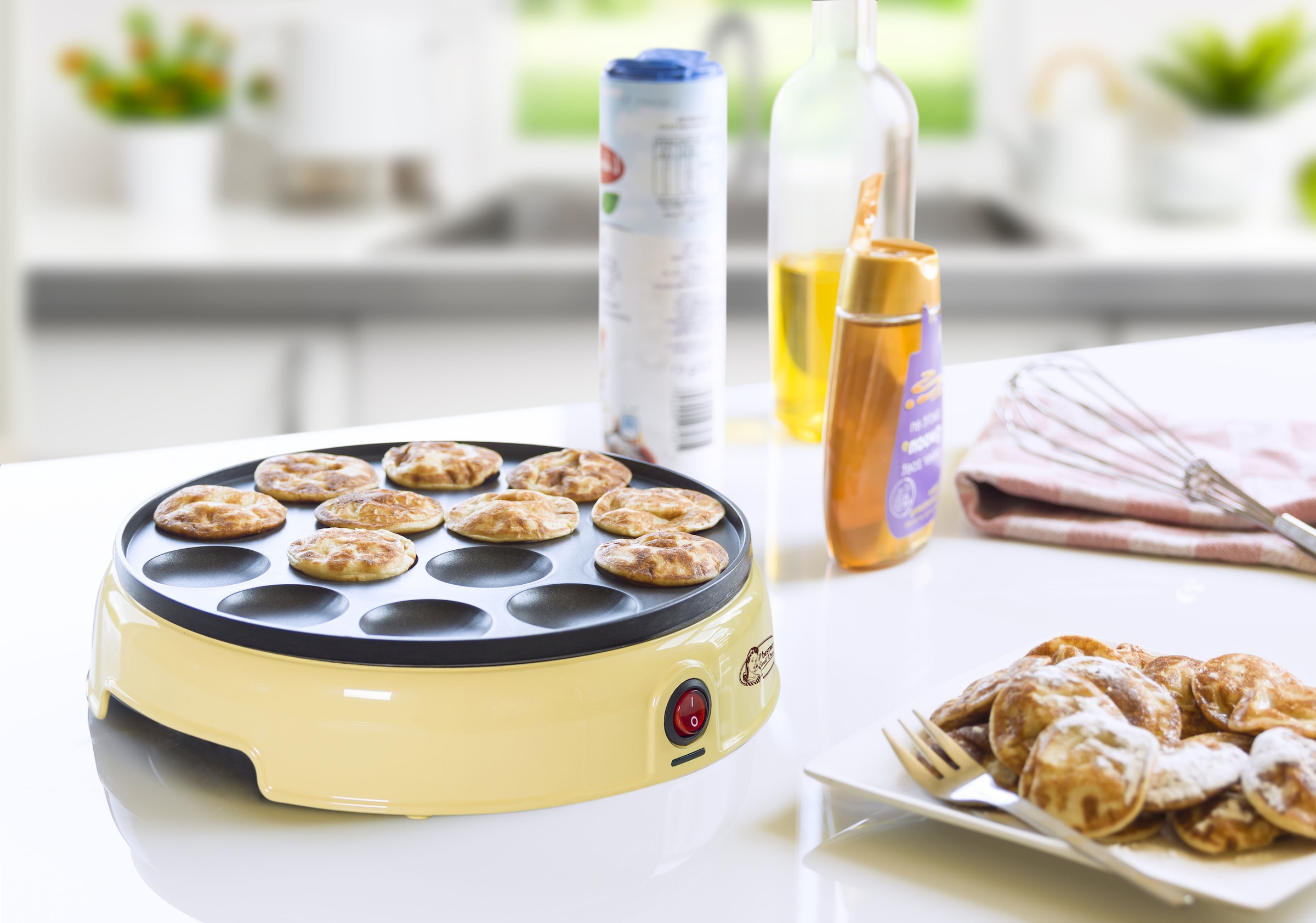 bestron Poffertjes-Maker »APFM700SD Sweet Dreams«, 800 W, im Retro Design, Mini Pfannkuchen Automat, Antihaftbeschichtung