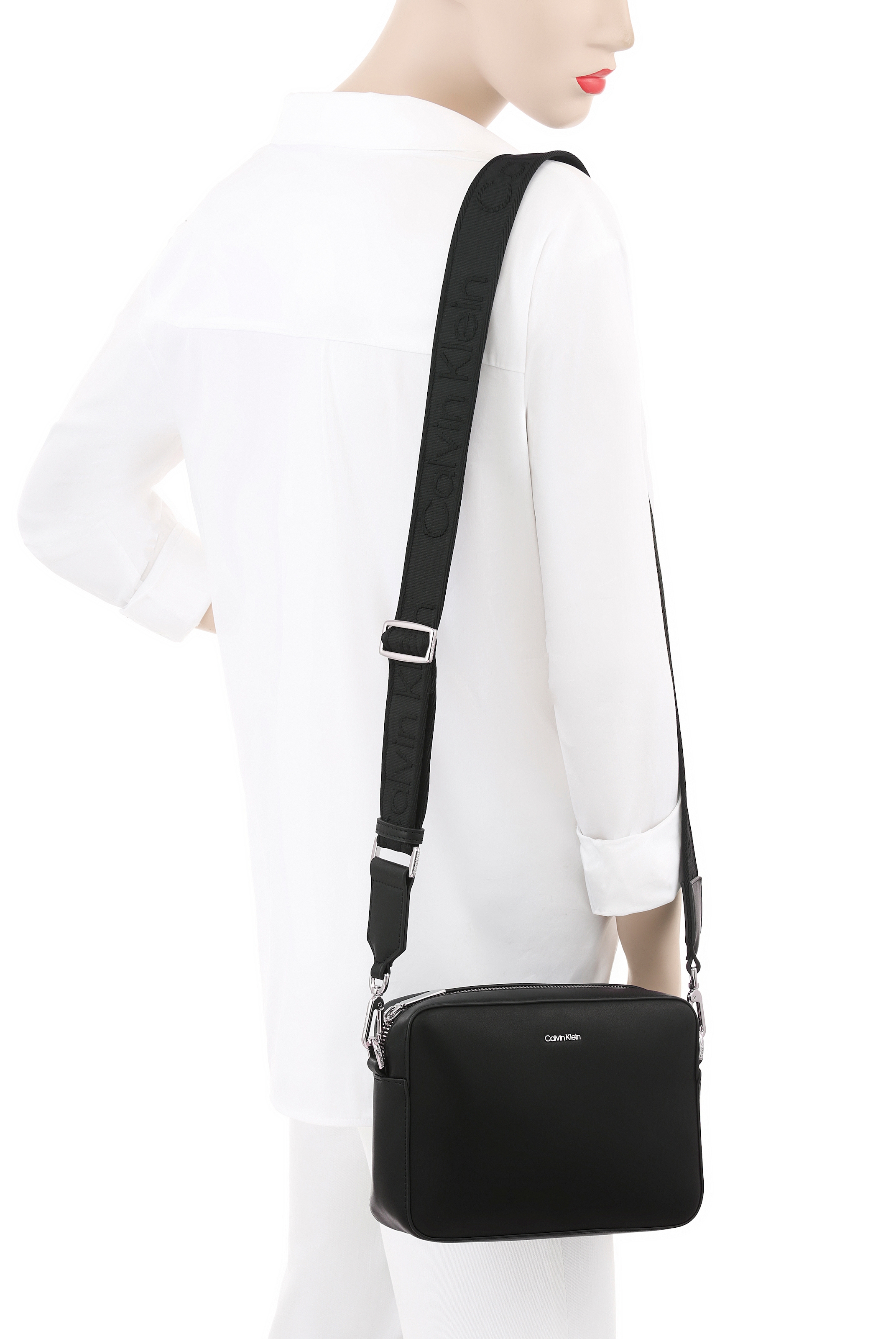 Calvin Klein Mini Bag »CK MUST SMALL CAMERA BAG«, kleine Damen-Umhängetasche, Schultertasche mit Logo-Schriftzug