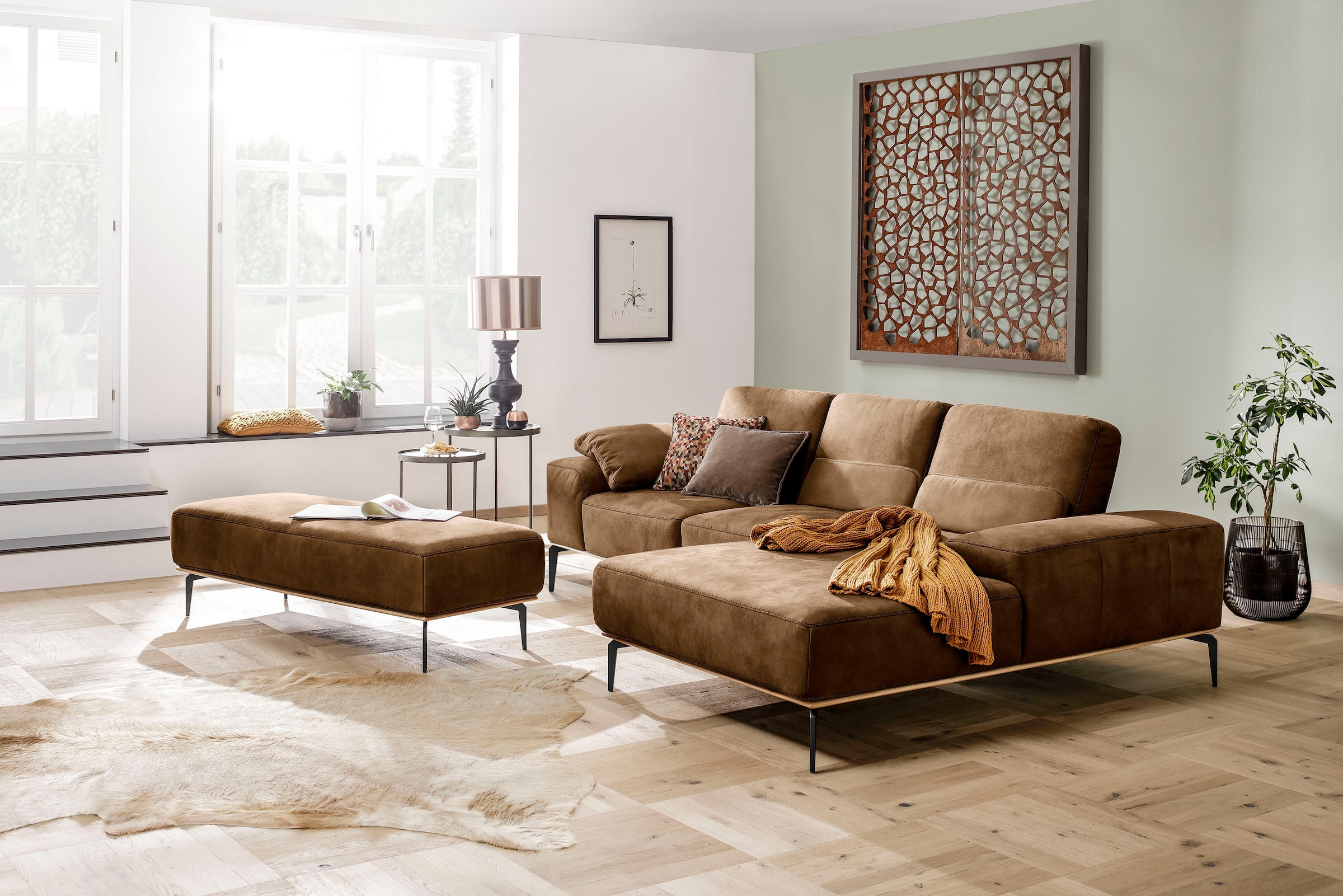 W.SCHILLIG Ecksofa »run, Designsofa mit tollem Sitzkomfort, bequem, L-Form«, mit Holzsockel, Füße in Schwarz pulverbeschichtet, Breite 279 cm