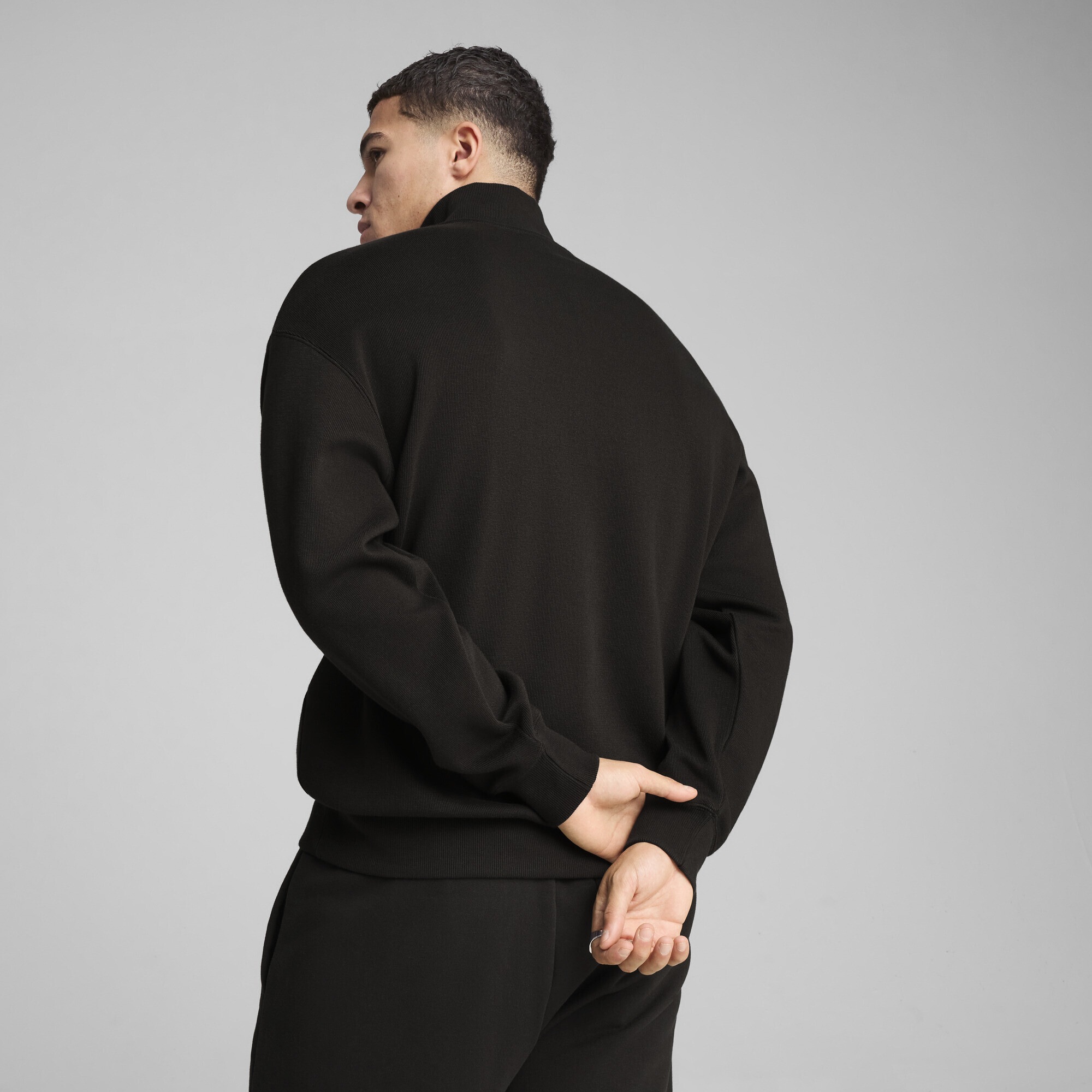PUMA Sweatshirt »WARDROBE ESS Relaxed Rundhalsshirt mit halblangem Reißverschluss«
