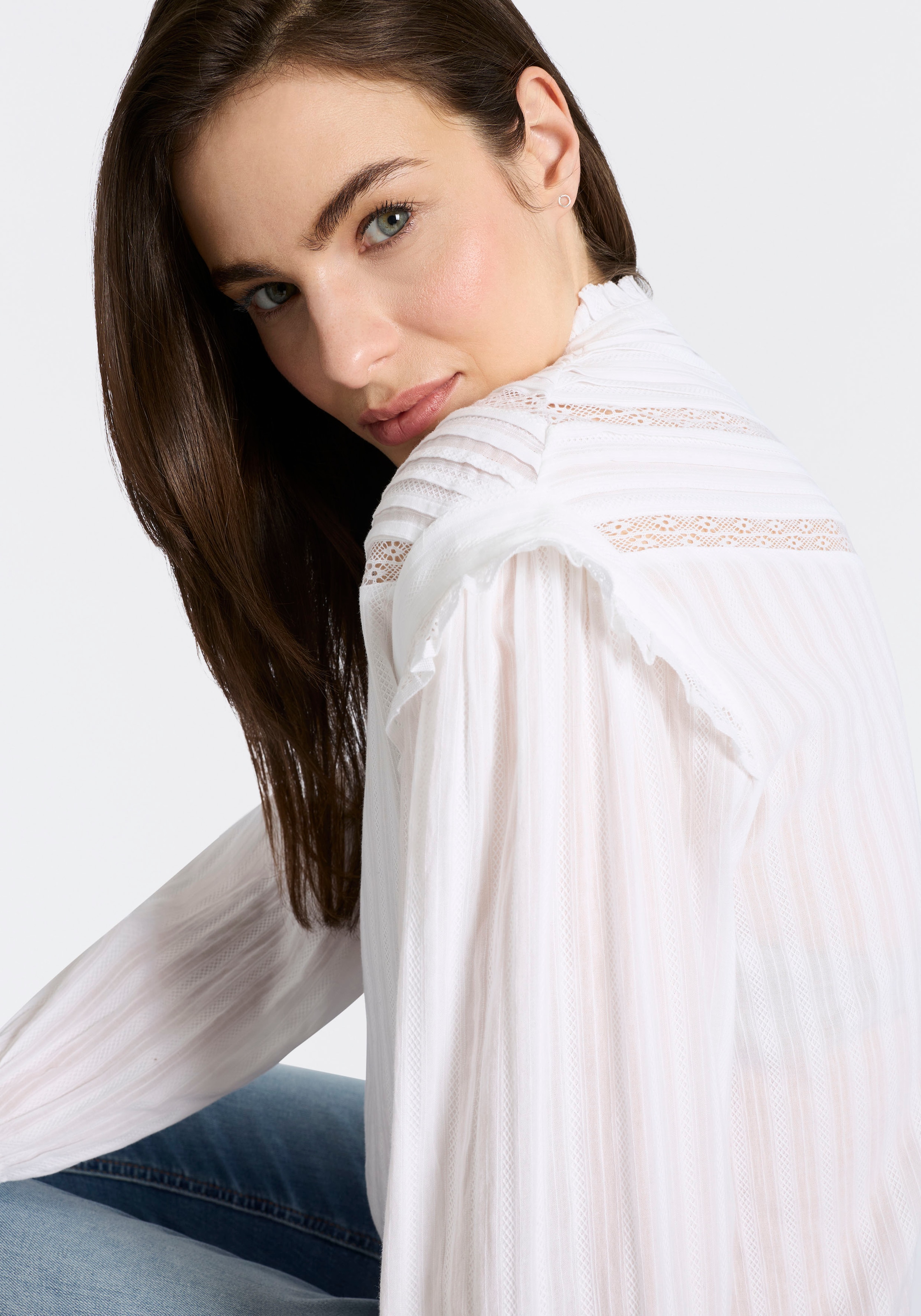 BOSS ORANGE Schlupfbluse »Bancet Premium Damenmode« mit Stehkragen & Spitze