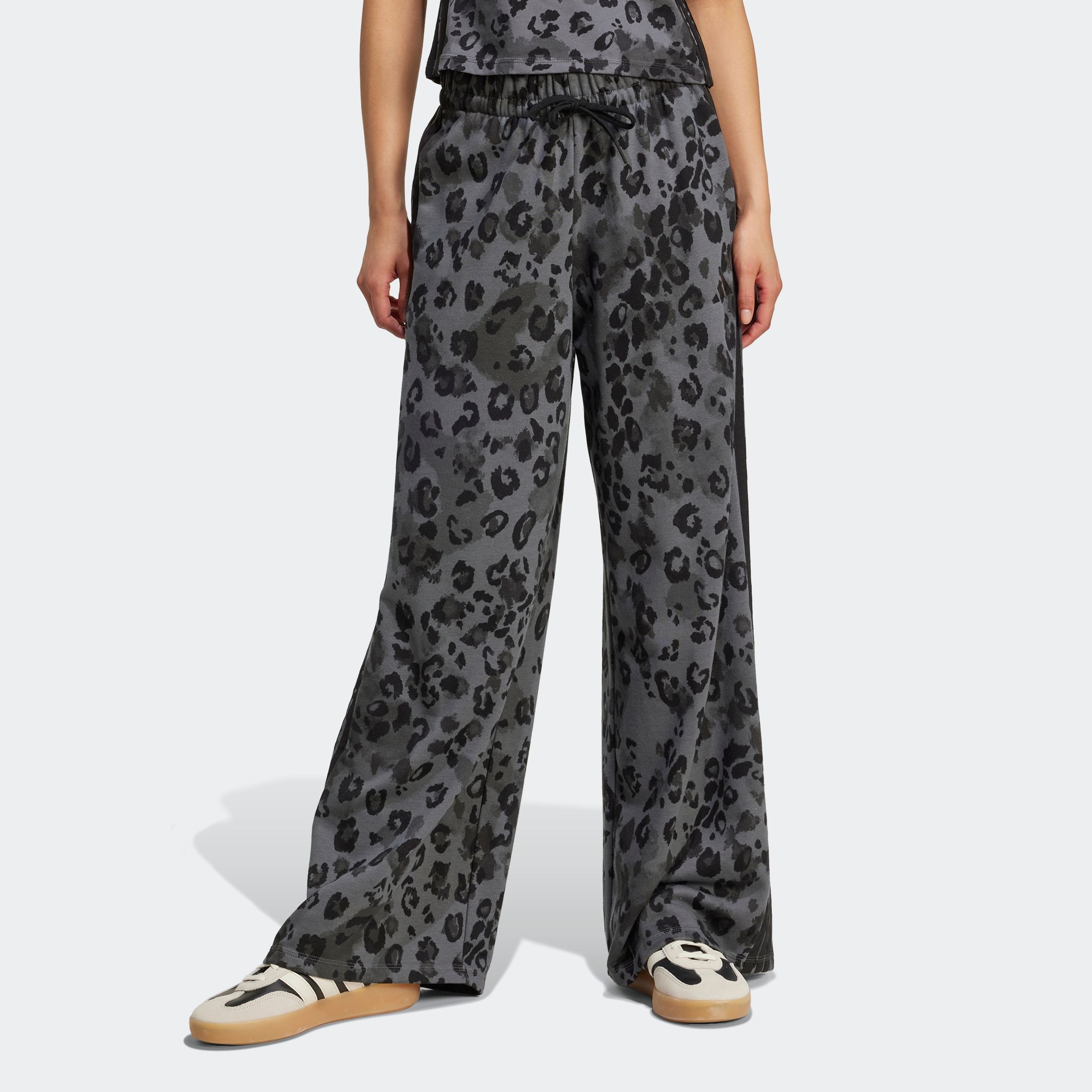 adidas Sportswear Sporthose "W AOP FT PT" locker geschnitten, weiter Beinve günstig online kaufen