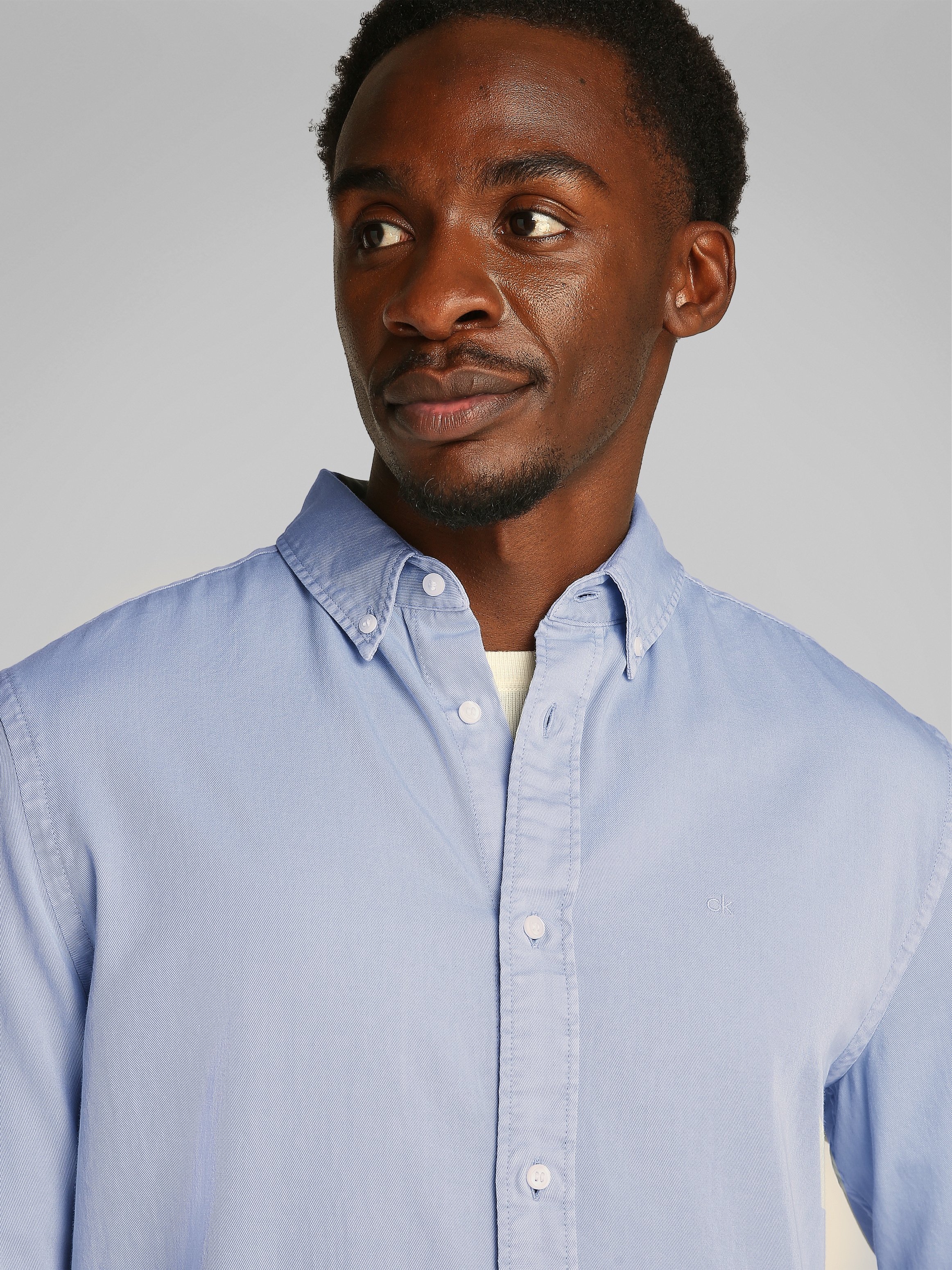 Calvin Klein Langarmhemd »GARMENT DYED LW TWILL L/S SHIRT«, mit Logostickerei