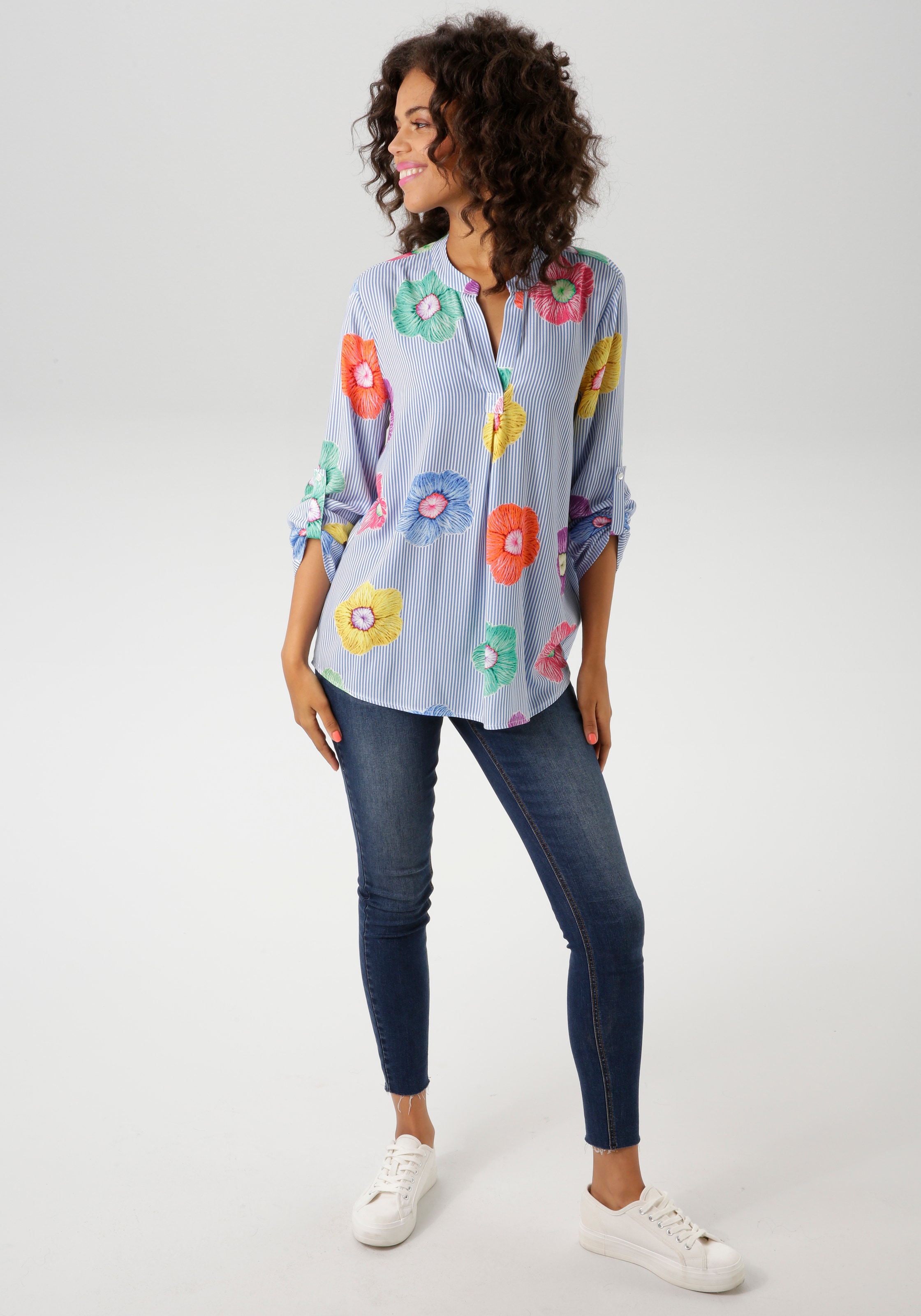 Aniston CASUAL Schlupfbluse, gestreift und mit bunten Blüten verziert
