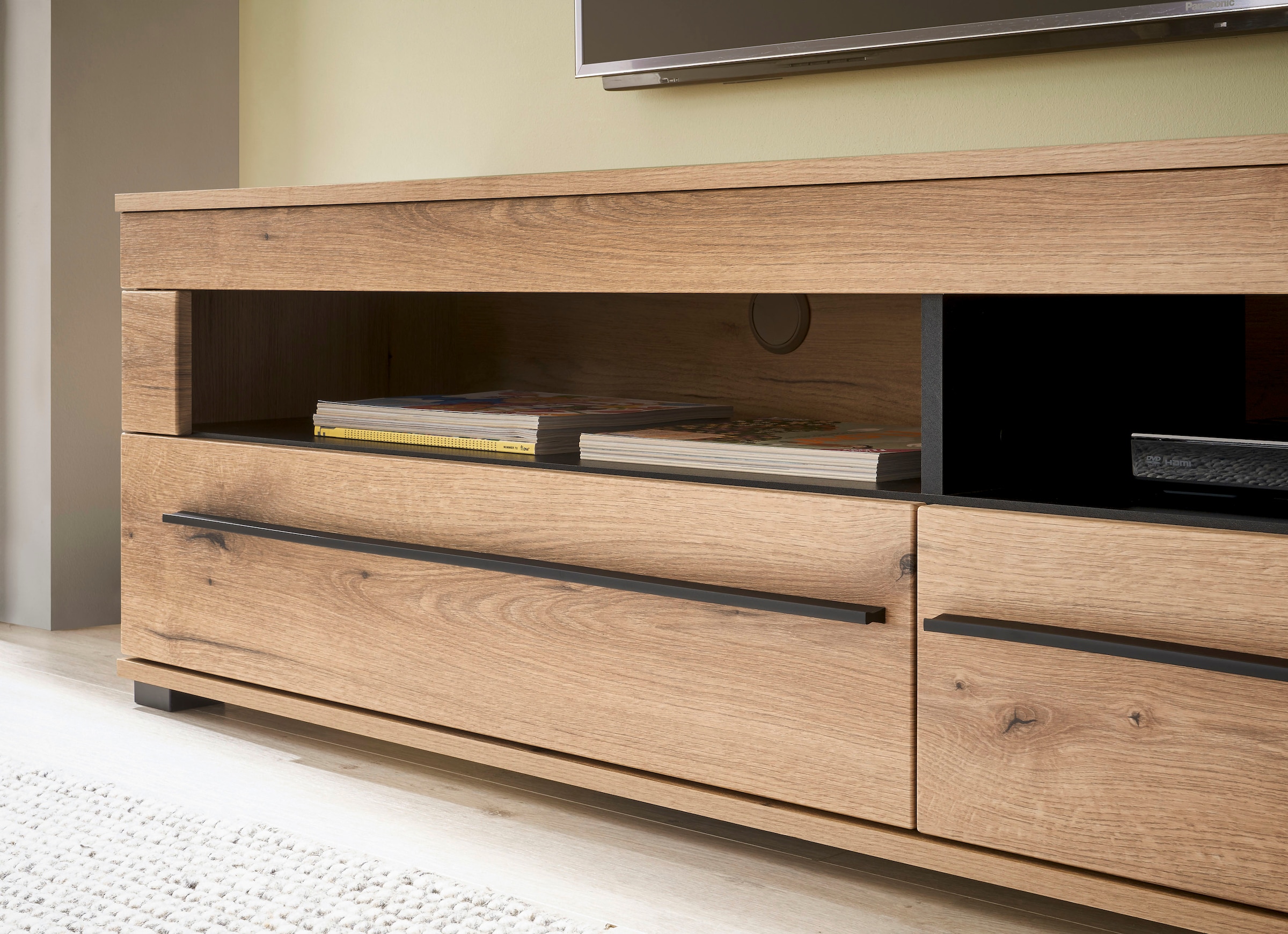 INOSIGN Wohnwand »Cantara, moderne Anbauwand, Wohnzimmer-Set, in Eiche Evoke oder Weiß«, (Set, 4 St.), enthält zwei Vitrinen, ein Lowboard und ein Wandboard