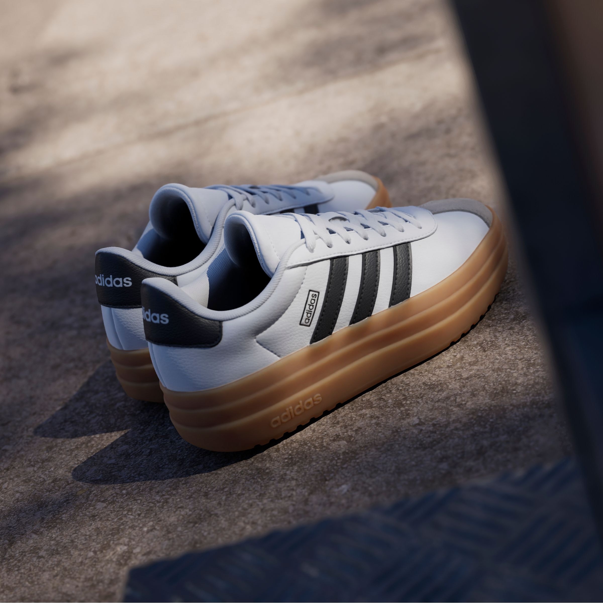 adidas Sportswear Sneaker »VL COURT BOLD LIFESTYLE KIDS«, Design auf den Spuren des adidas Gazelle Bold