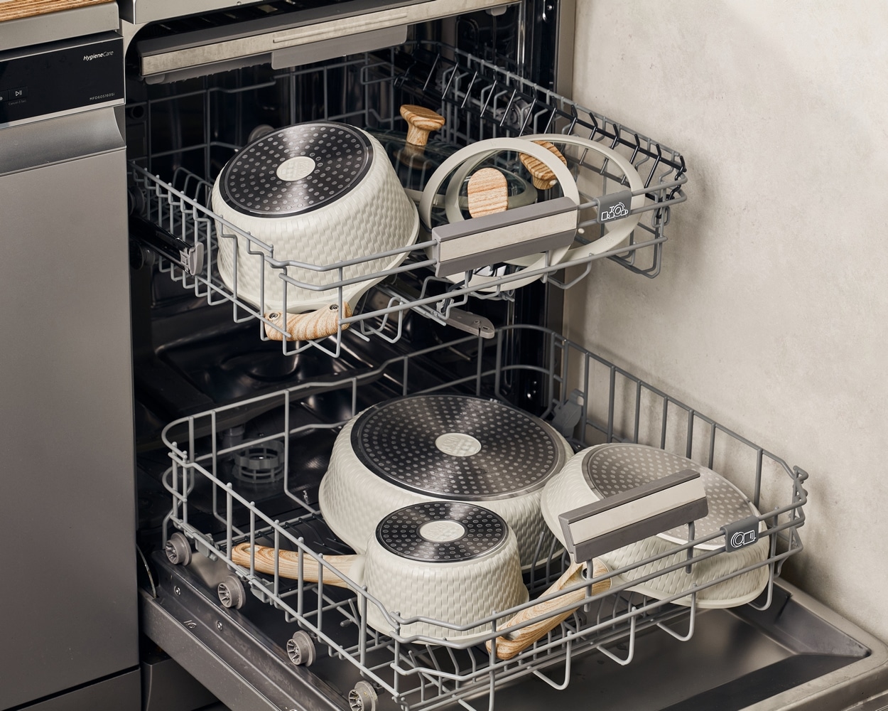 RESTO Kitchenware Bratpfanne »Ran, Universalpfanne mit Antihaftbeschichtung«, Aluminiumguss, (1 tlg.), Induktion, für alle Herdarten geeignet