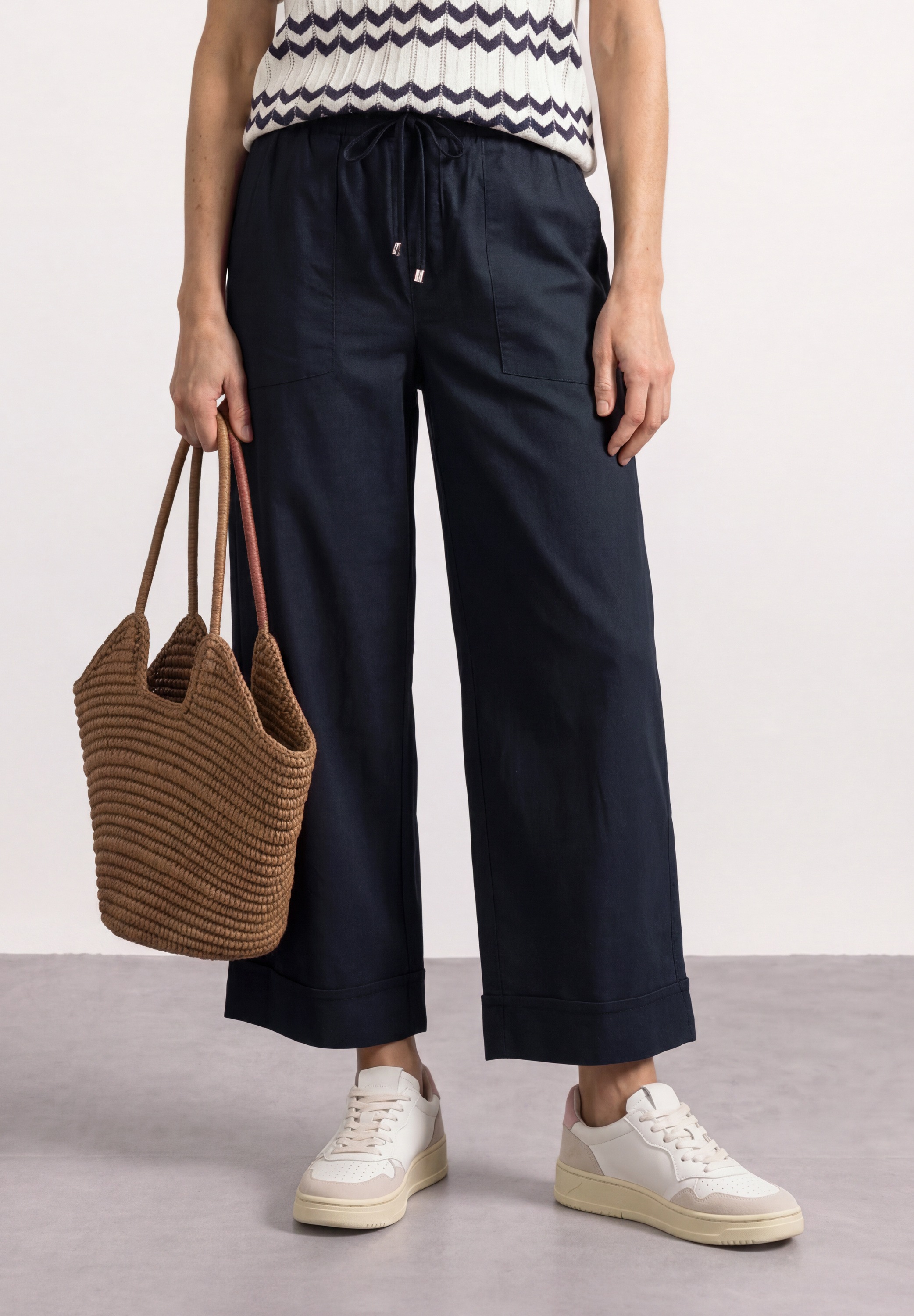 STREET ONE Stoffhose »Style Amalia«  Sommerhose im Casual Fit mit Turn-Up