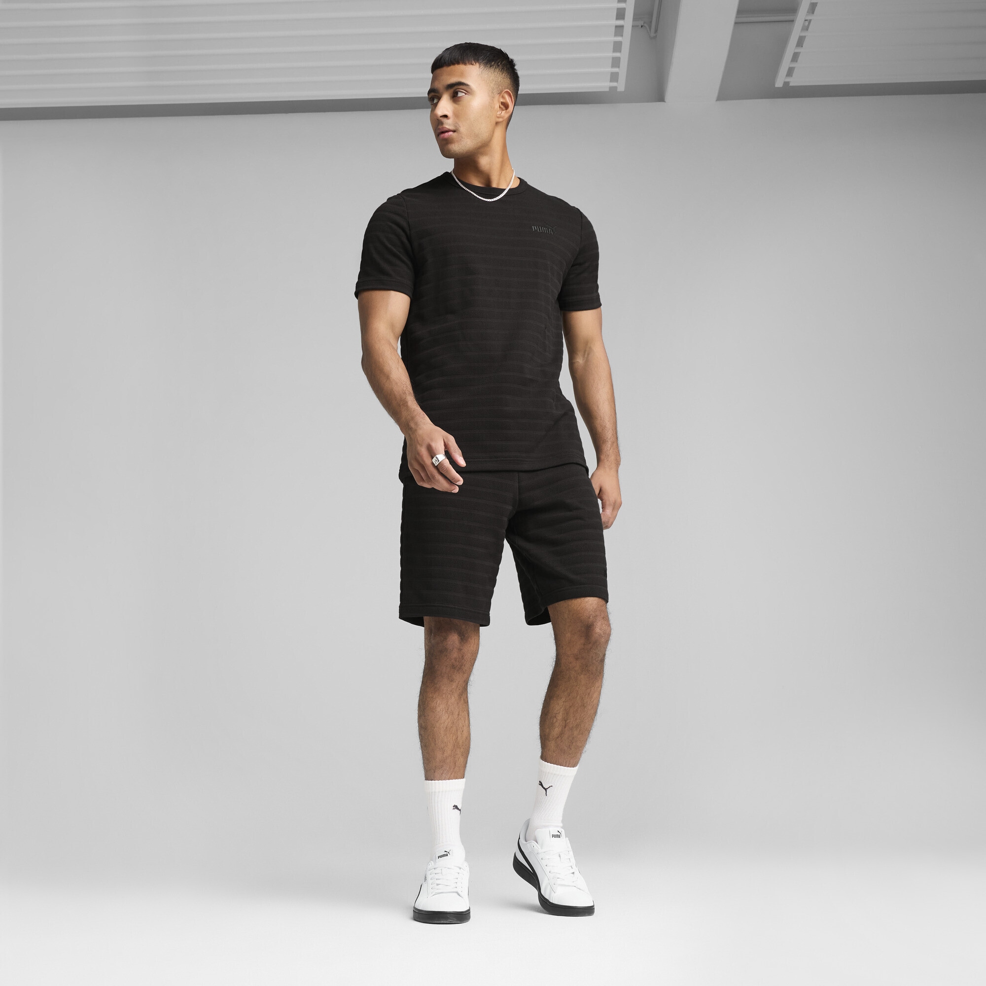 PUMA Sporthose »Essentials Elevated 9" Strukturierte Shorts Herren«