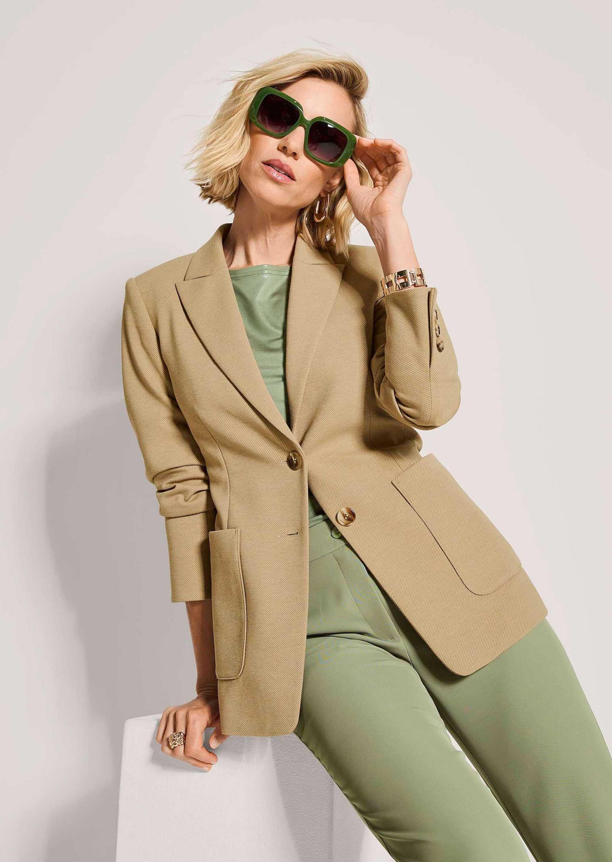 MADELEINE Jackenblazer »Blazer Jerseyblazer mit Reverskragen« Formgebende Abnäher