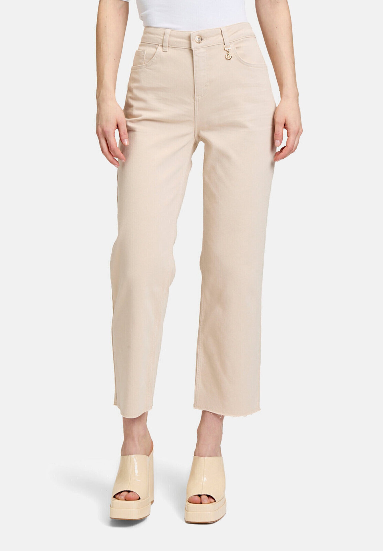 Cartoon Ankle-Jeans »Damen mit offenem Saum«