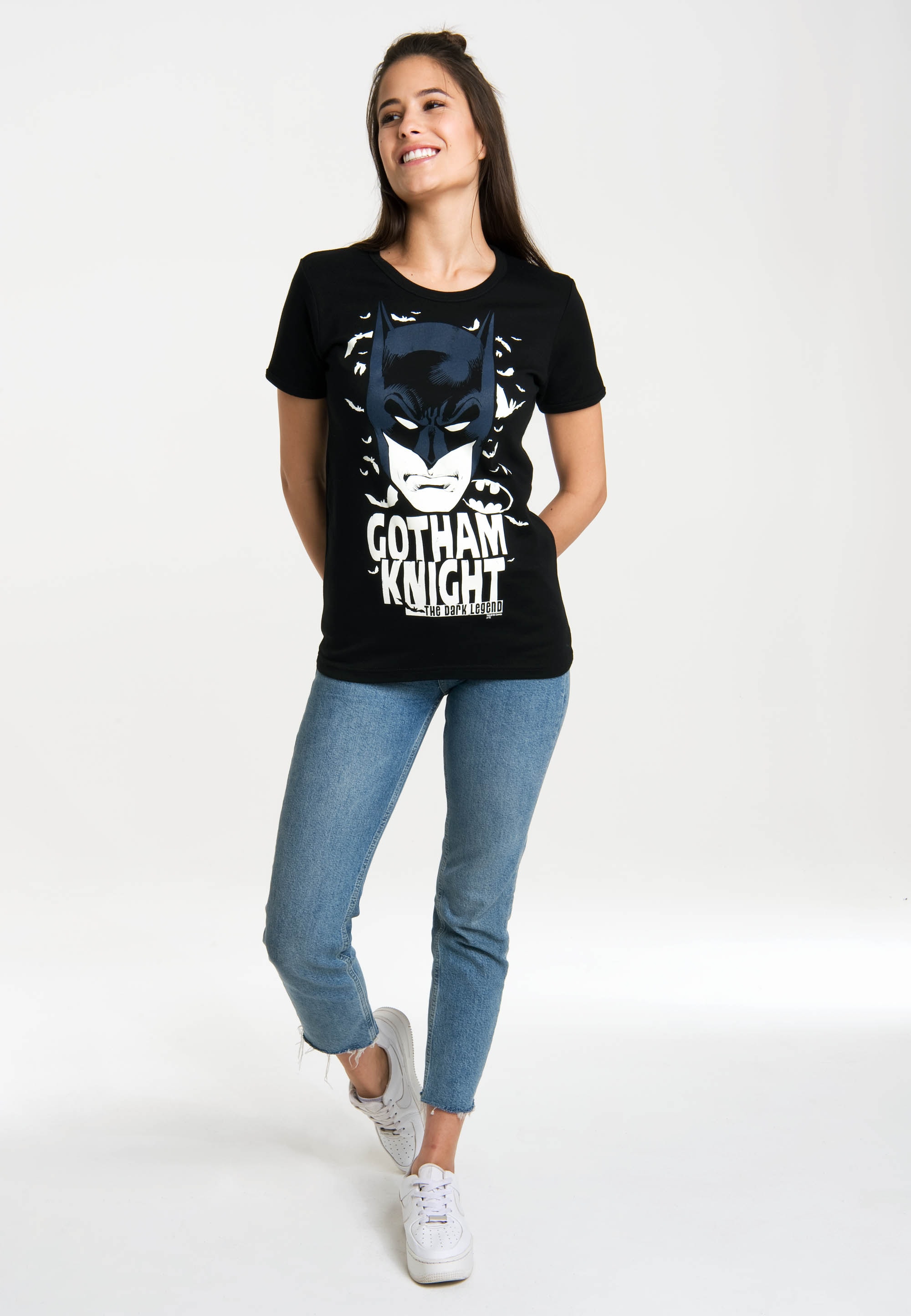 LOGOSHIRT T-Shirt »Batman - Gotham Knight«, mit lizenziertem Originaldesign