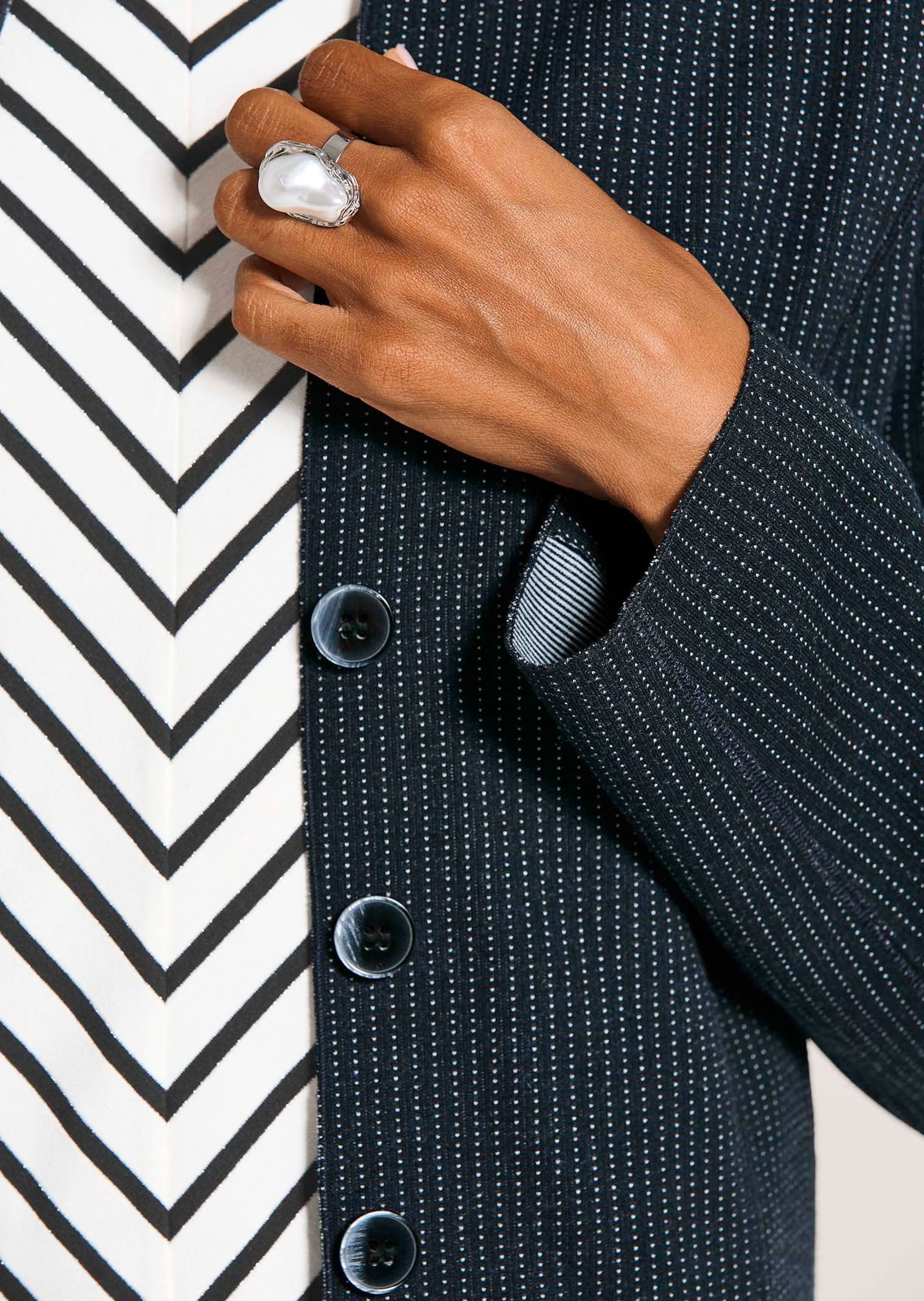 MADELEINE Longblazer »Gehrock Eleganter Einreiher mit Nadelstreifen«