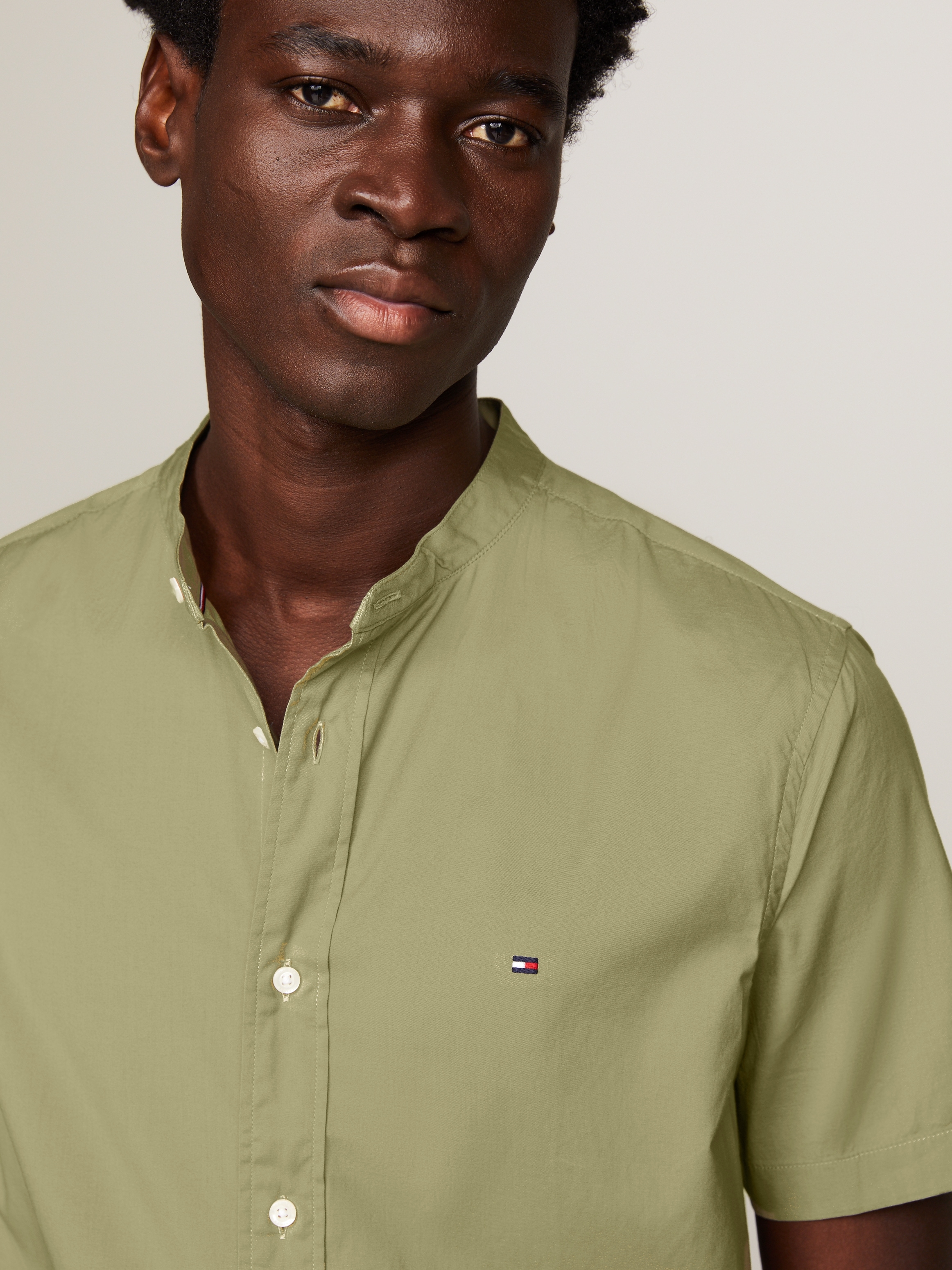 Tommy Hilfiger Kurzarmhemd »FLEX POPLIN MAO RF SHIRT«, Markenstickerei