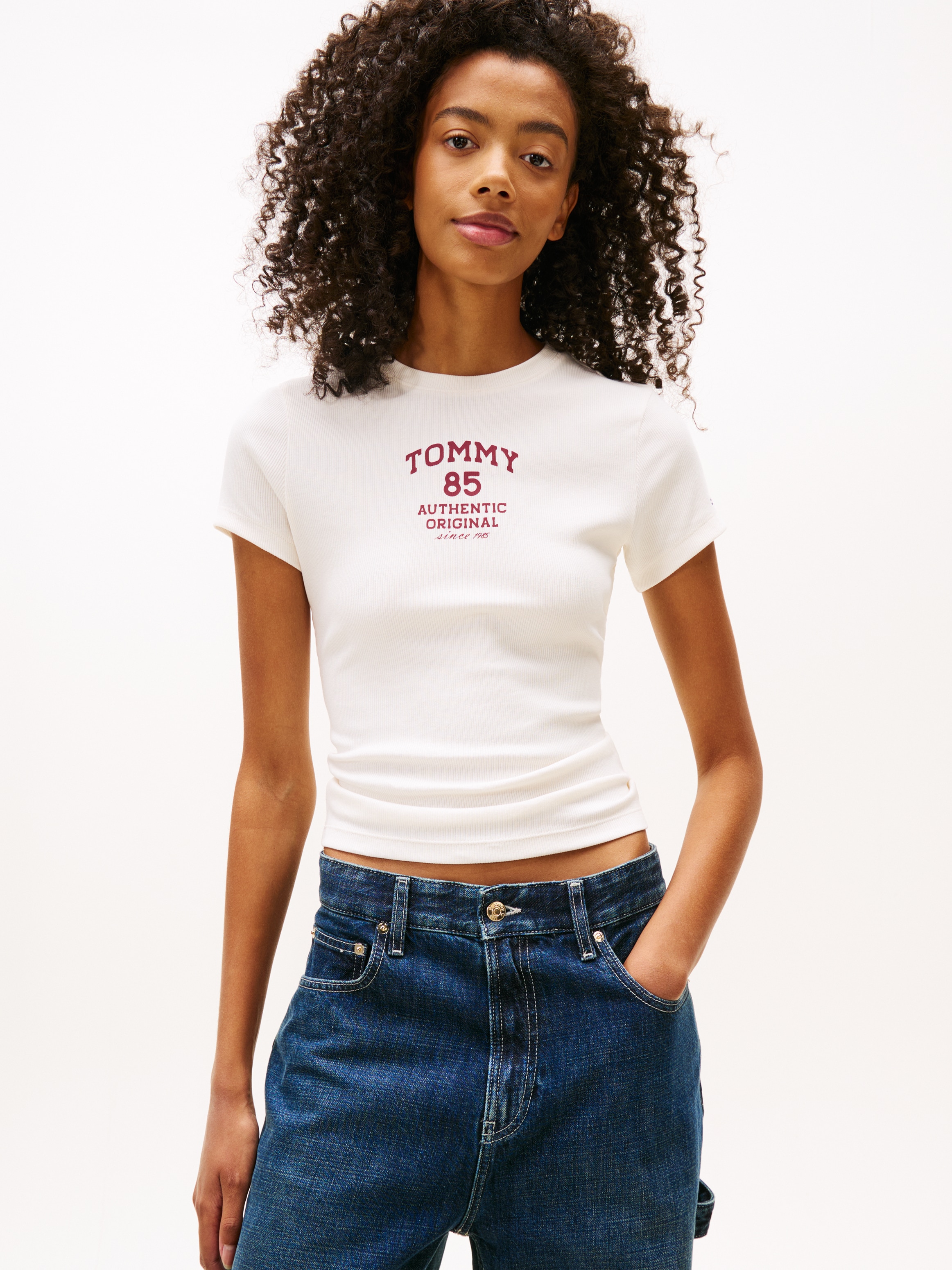 Tommy Jeans Kurzarmshirt "TJW SLIM TOMMY 85 RIB SS TEE" in gerippter Strukt günstig online kaufen