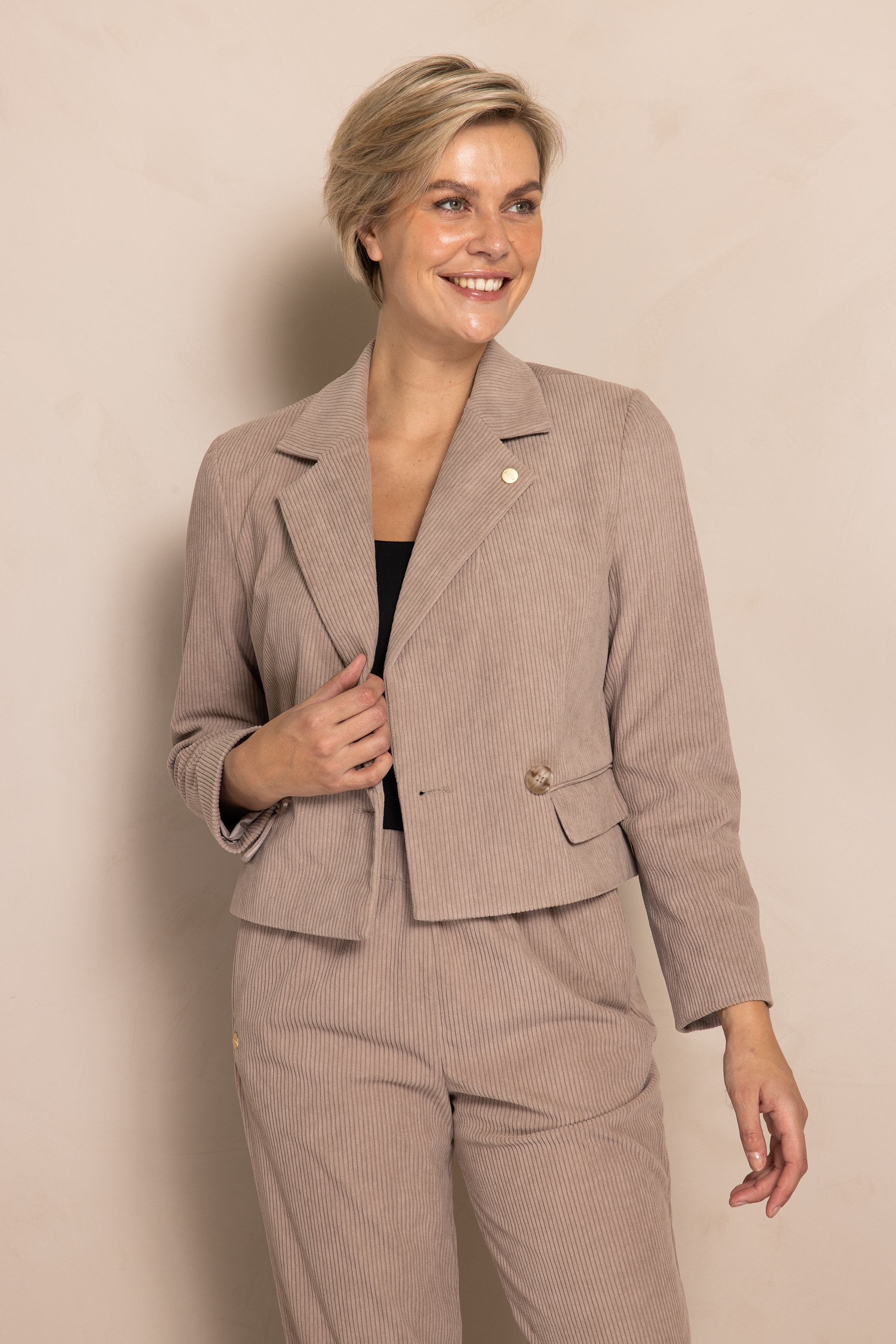 Zhrill Kurzblazer "Cord ZHJOJO" lässiger Stil, gerade Passform, aus Polyester, mit Reverskragen