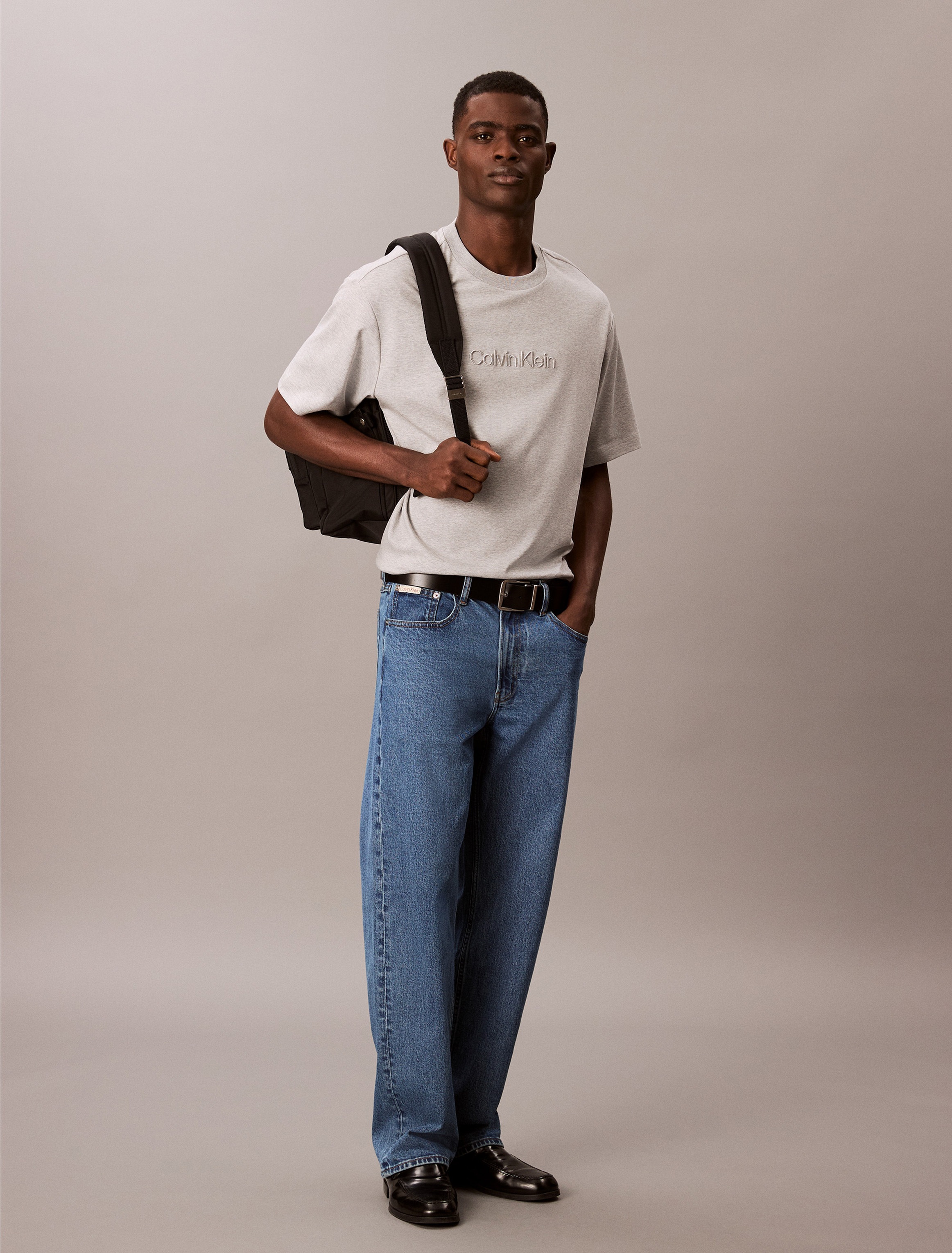 Calvin Klein T-Shirt »A - Rel Fashion Logo Tee«, Mit Rundhalsausschnitt