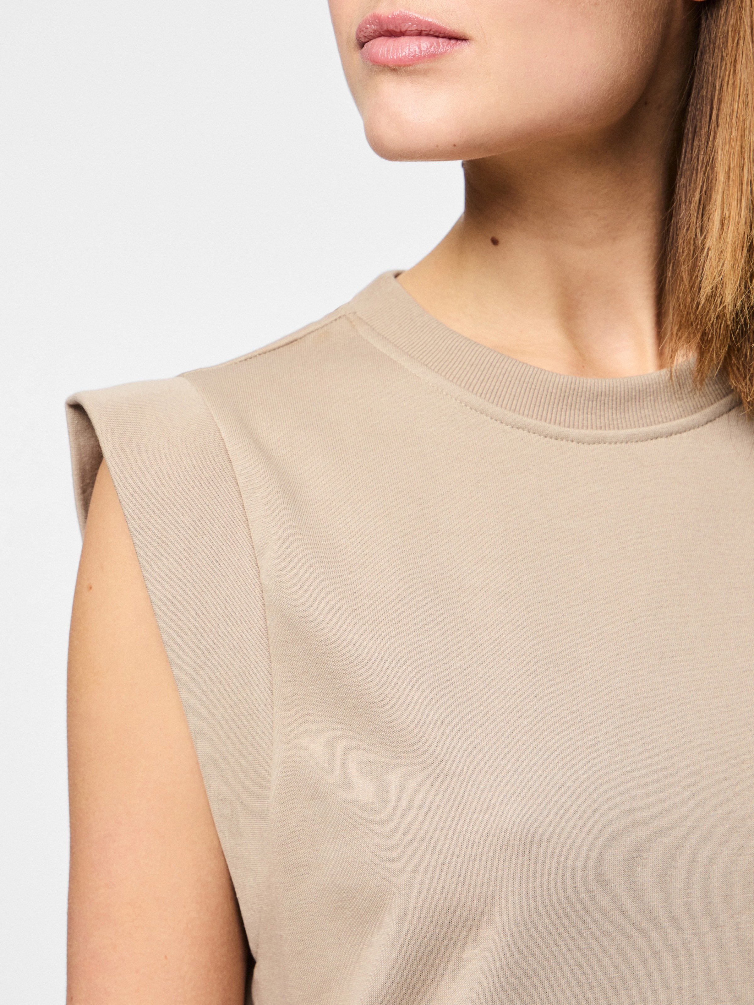 Thumbnail - pieces Maxikleid "PCCHILLI SUMMER SL ANK DRESS UB NOOS BC" Ohne Taschen mit seitlichen Schlitzen