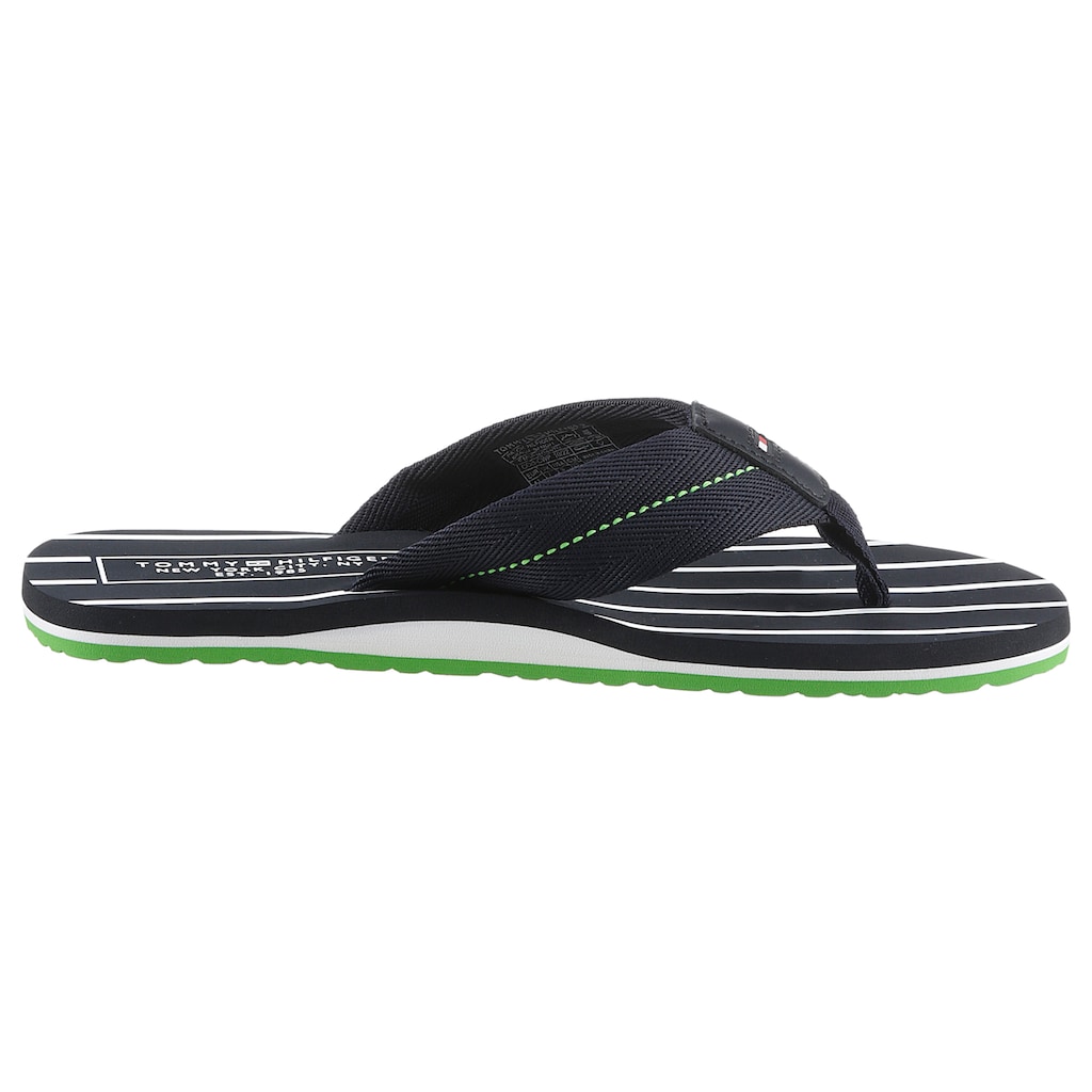 Tommy Hilfiger Zehentrenner »PATCH HILFIGER BEACH SANDAL«, mit gestreifter Decksohle