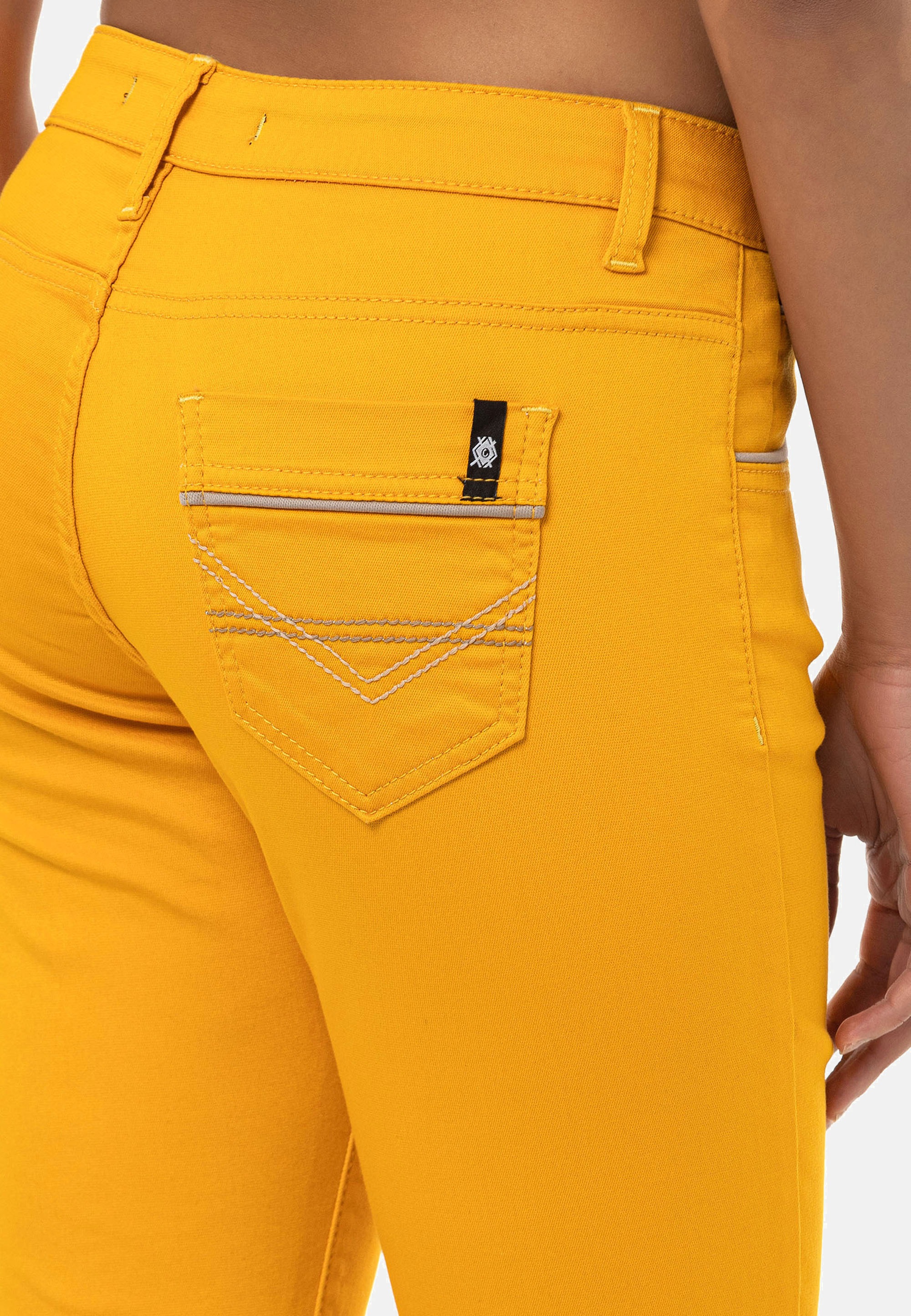 Cipo & Baxx Shorts, in extravagantem Look