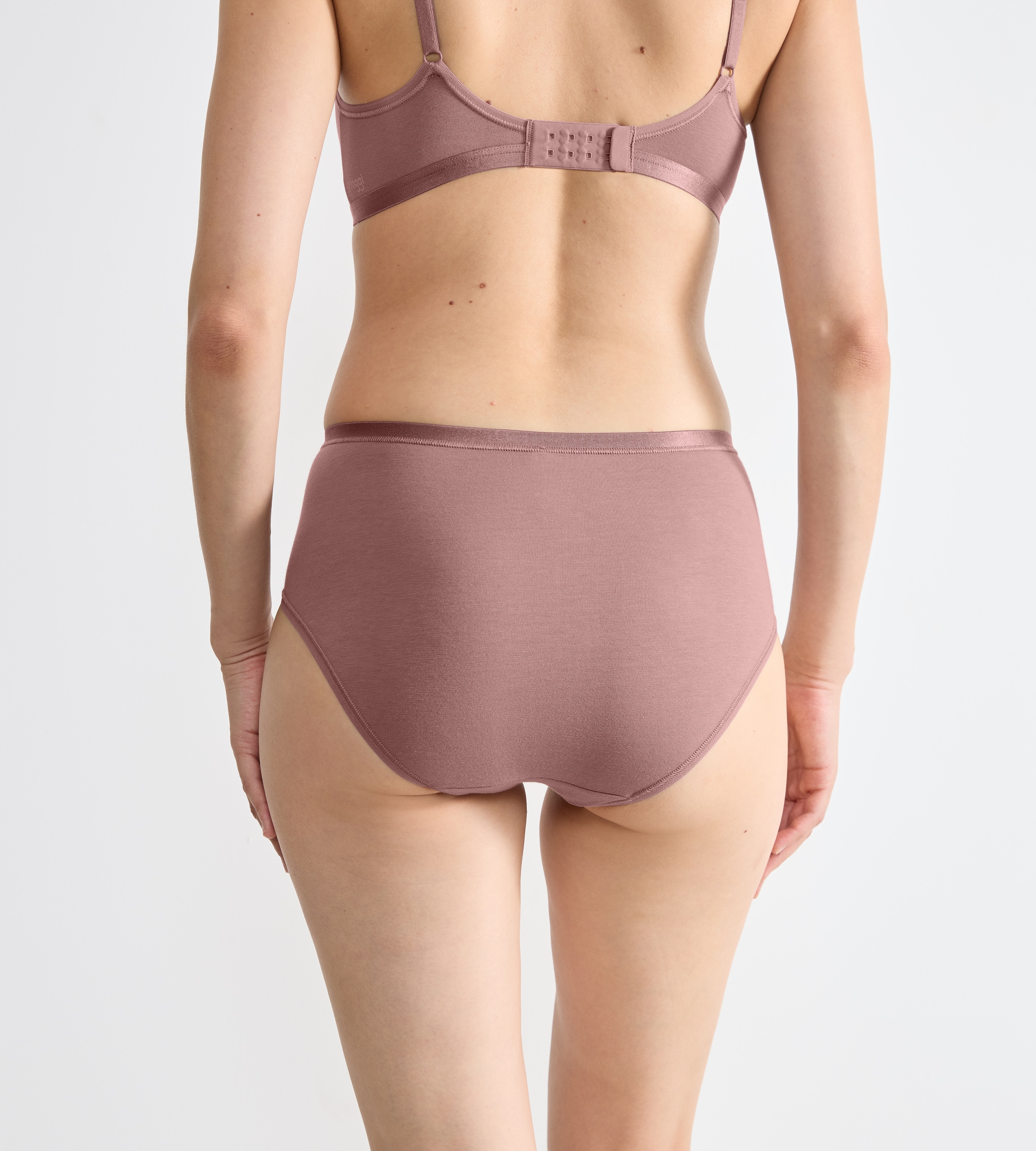 sloggi Slip »GO Daily Cotton Midi 3P«, (3er Pack), Glanz-Effekt Details, weich