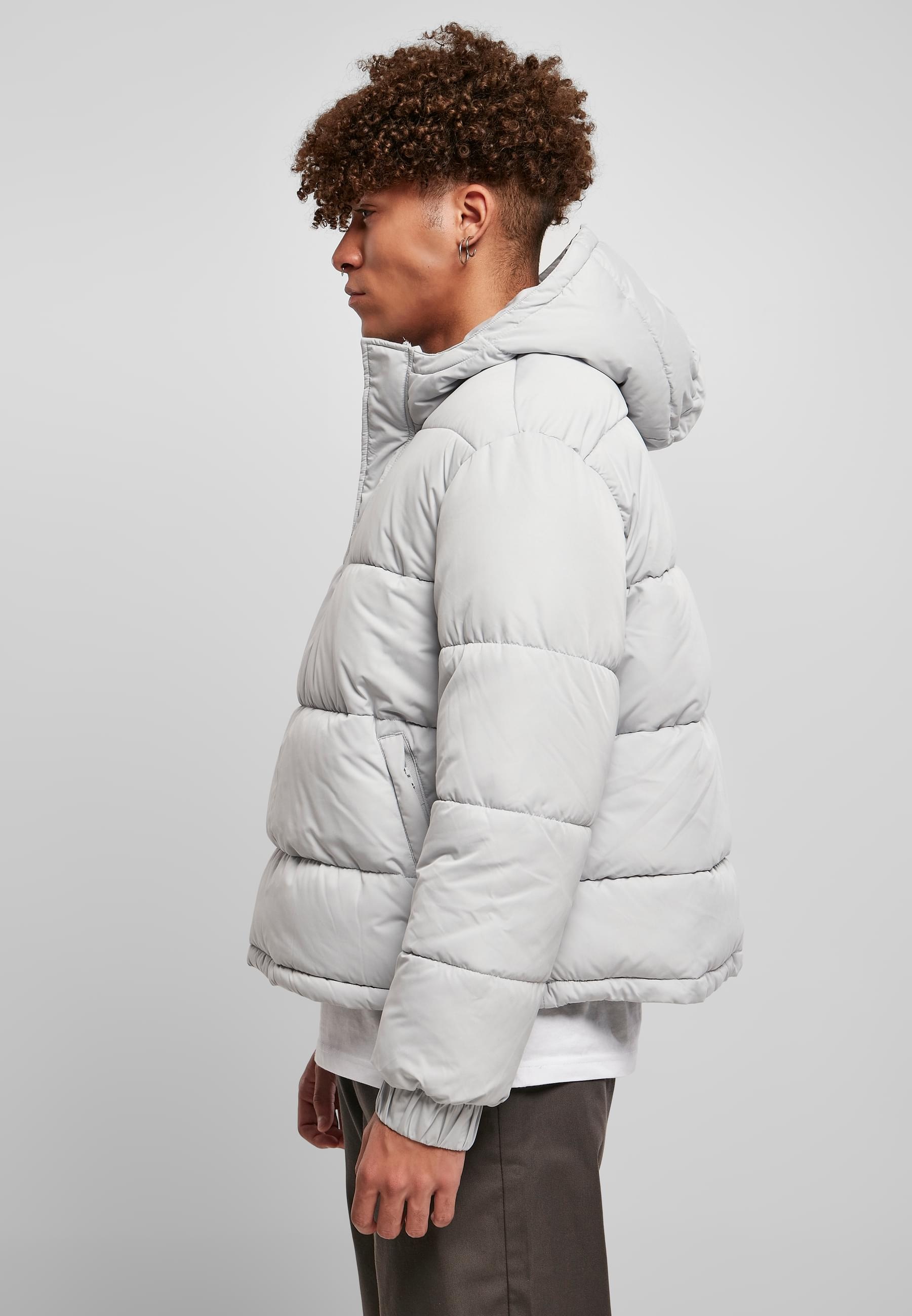 URBAN CLASSICS Winterjacke »Urban Classics Herren Hooded Cropped Pull Over Jacket«, (1 St.), mit Kapuze