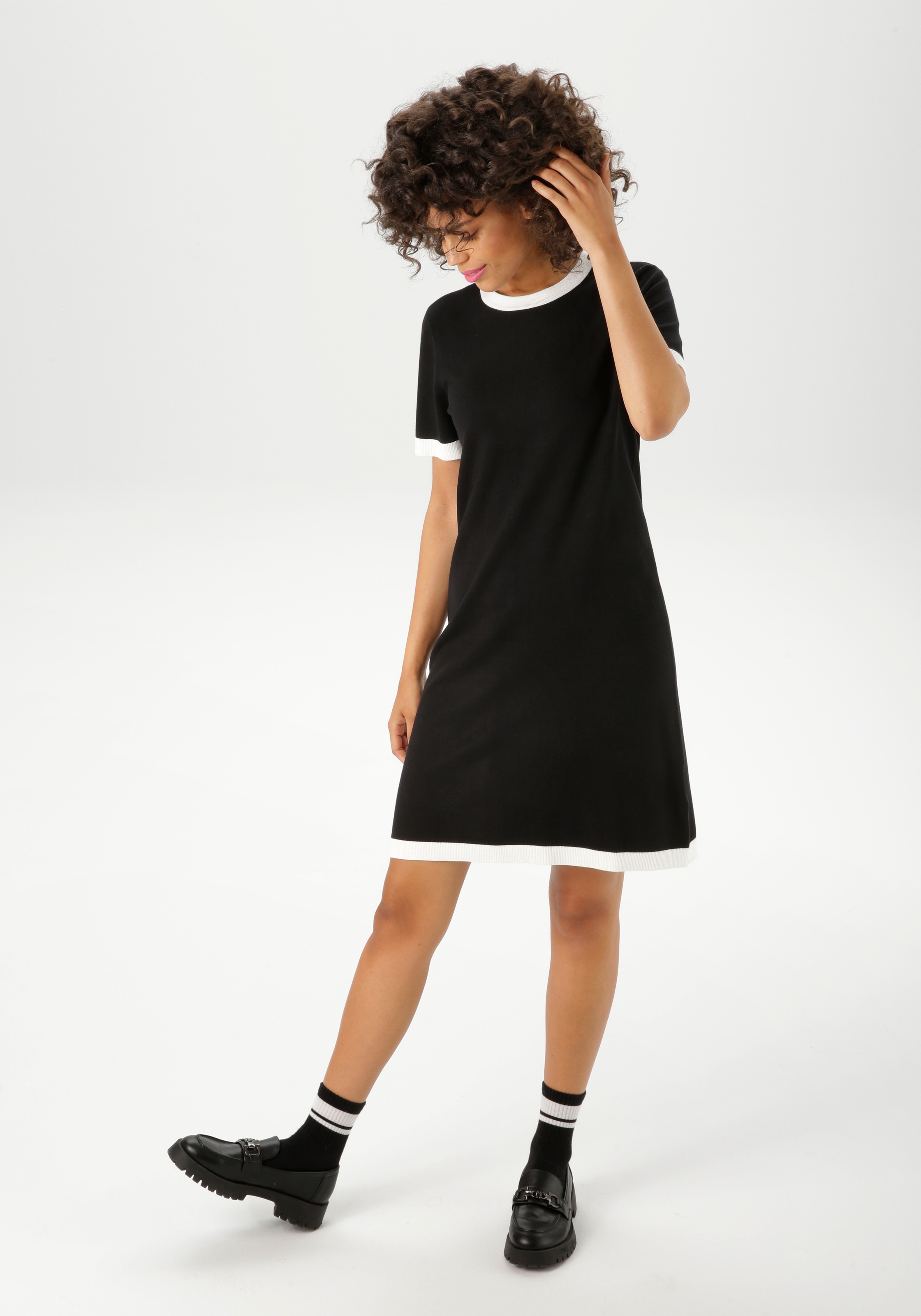 Aniston CASUAL Strickkleid mit kontrastfarbigen Ripp-Bündchen günstig online kaufen