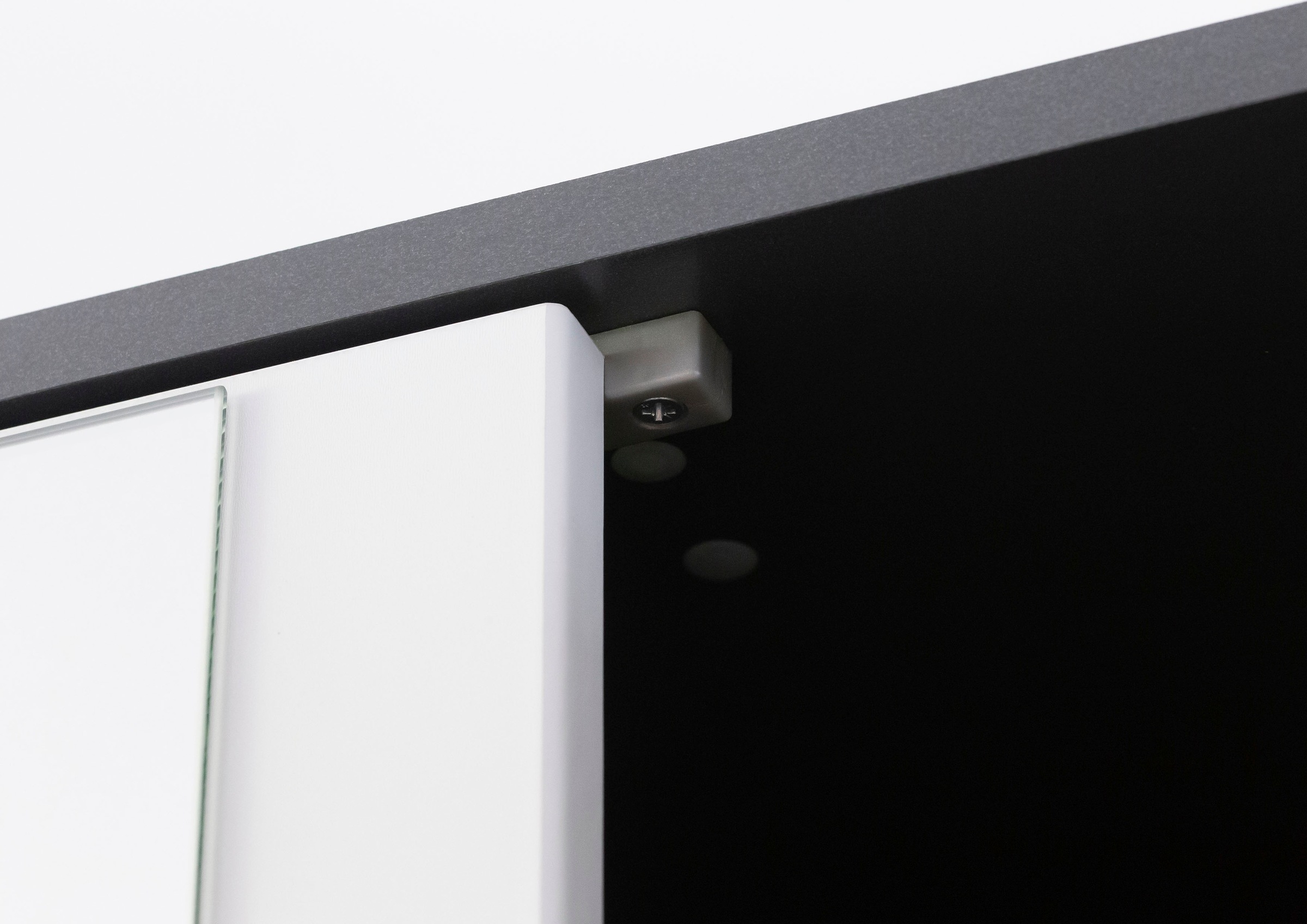 rauch Drehtürenschrank »Kleiderschrank Schrank Garderobe Wäscheschrank VOYAGER«, (in 3 verschiedenen Ausstattungen BASIC/CLASSIC/PREMIUM), mit modernen Griffen in Graumetallic und Spiegel