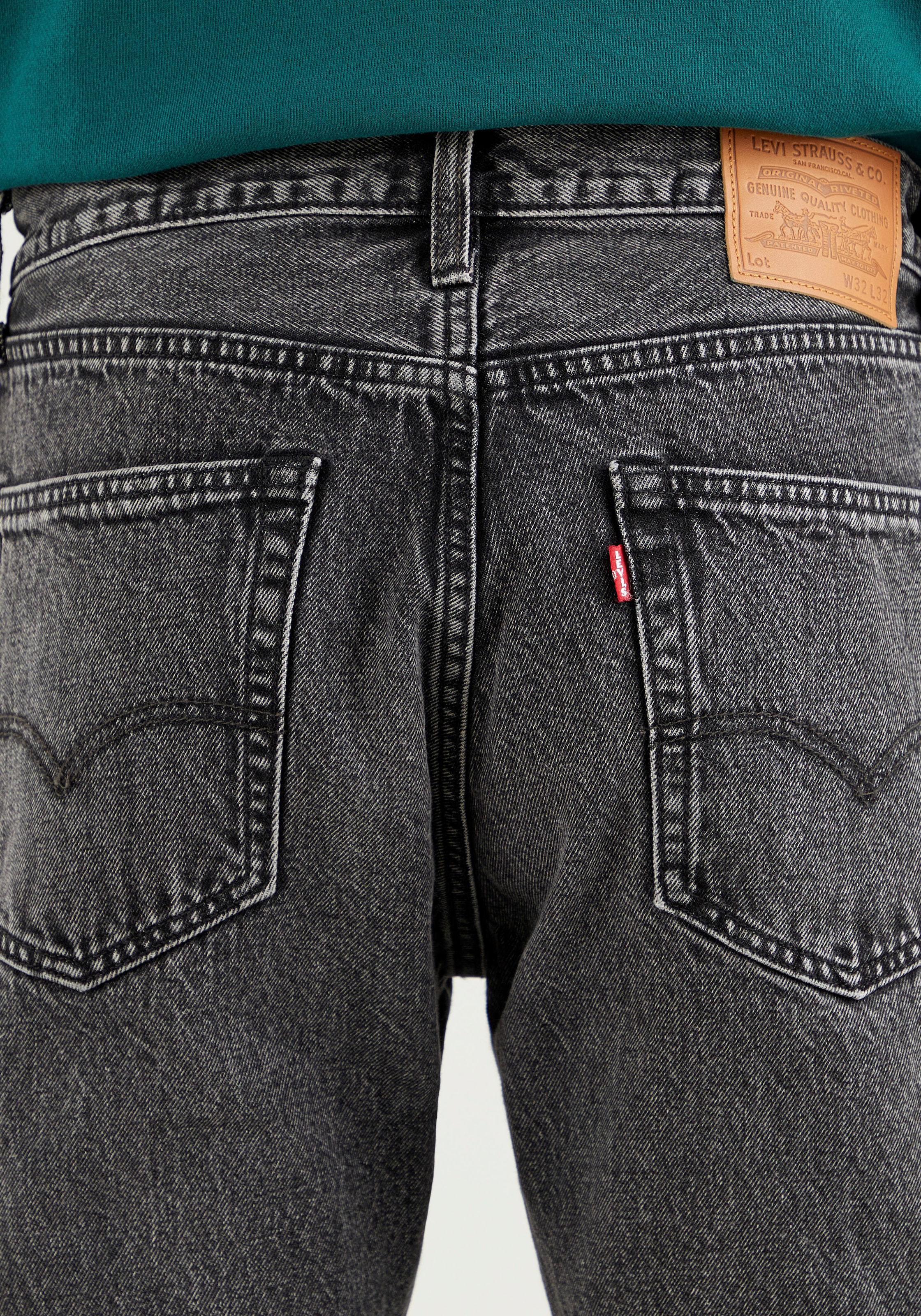 Levi's® Straight-Jeans »551Z AUTHENTIC«, mit Lederbadge