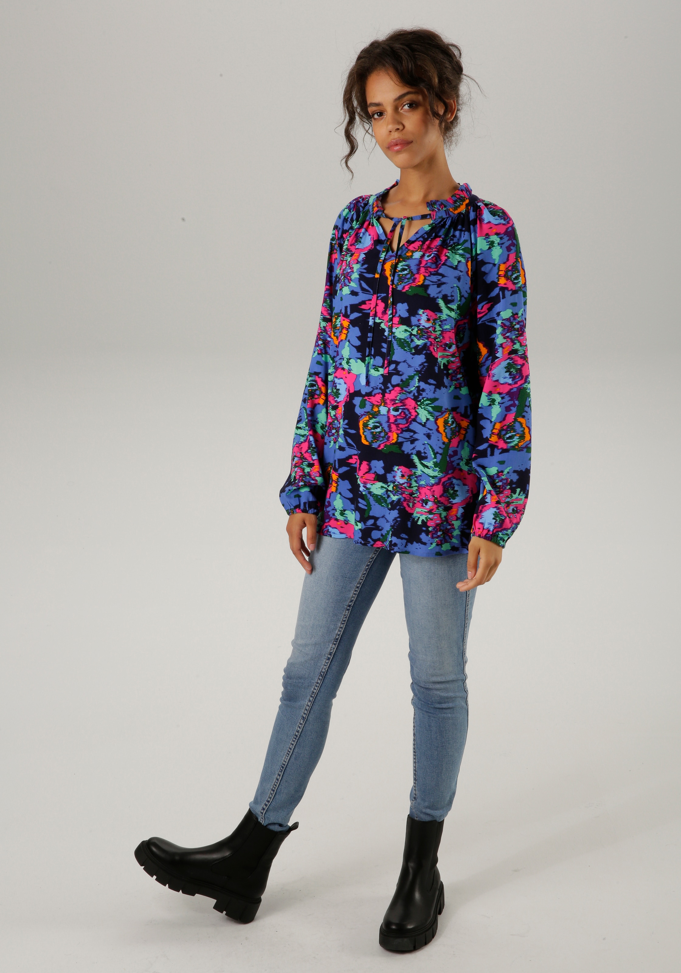 Aniston CASUAL Schlupfbluse, mit farbenfrohem, grafischen Blumendruck