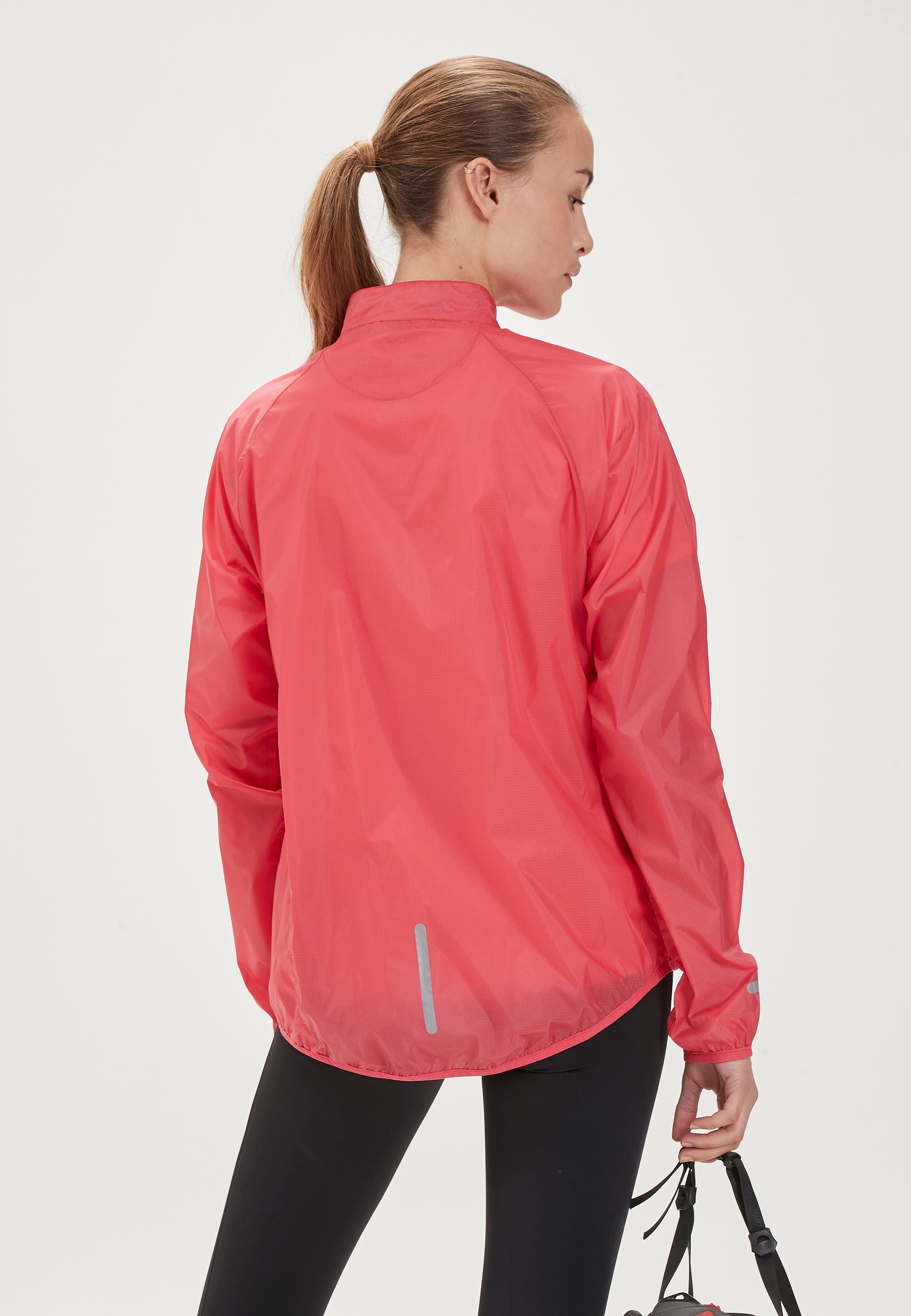 ENDURANCE Softshelljacke »IMMIE W Packable«, extra leicht mit kleinem Packmaß