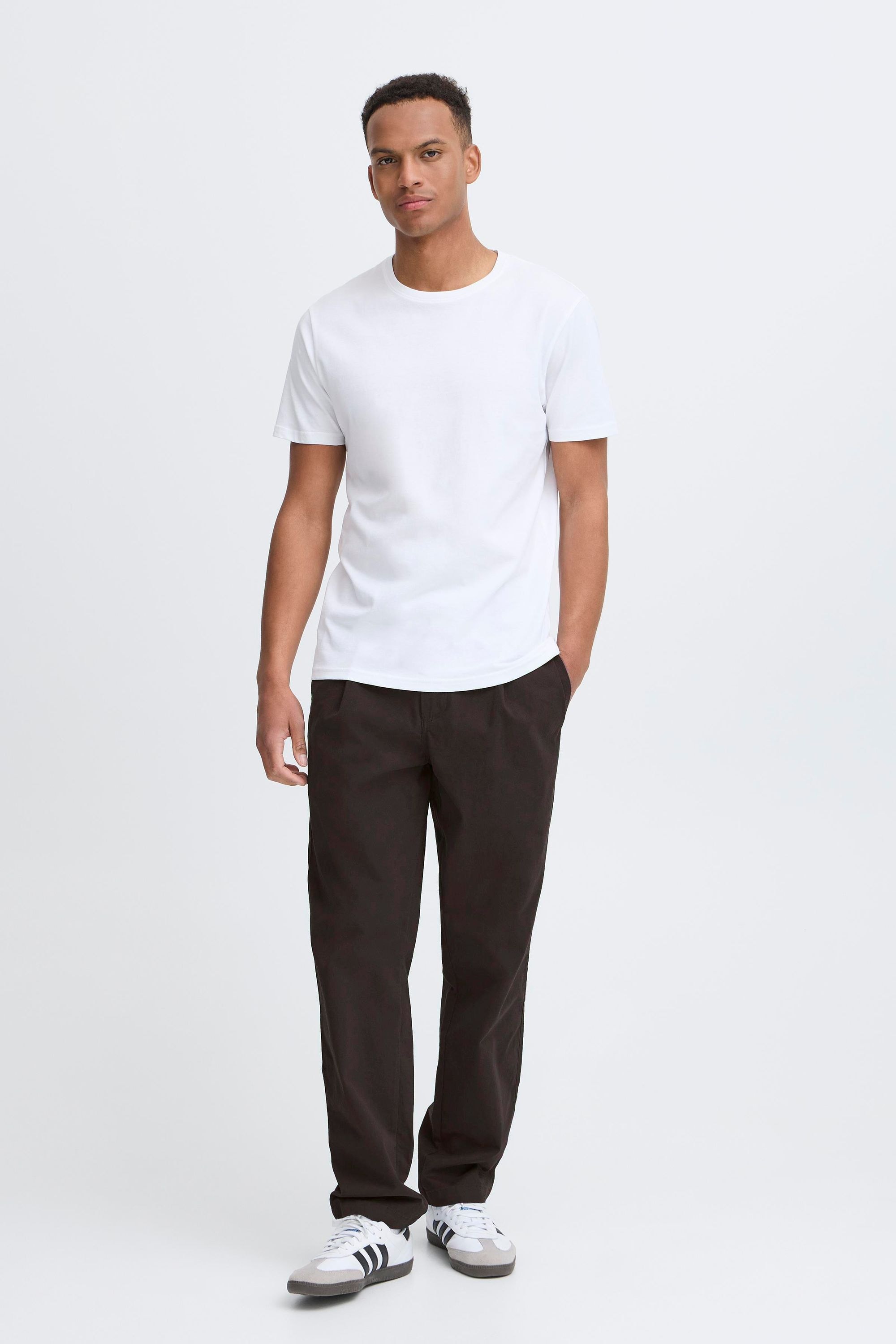 !Solid Chinohose »Chinohose SDLIAM PLEAT ELAST.«