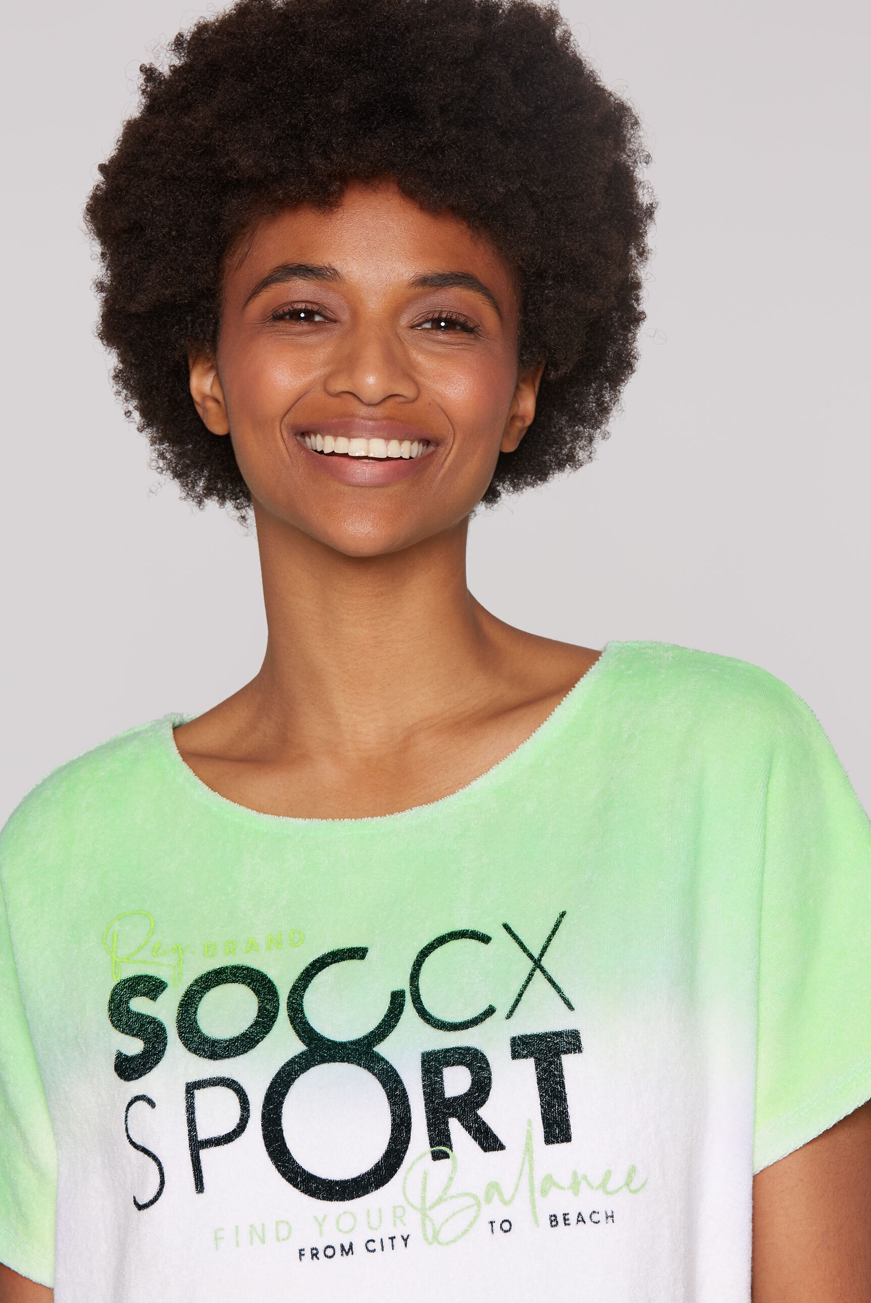 SOCCX Rundhalsshirt, mit überschnittenen Schultern