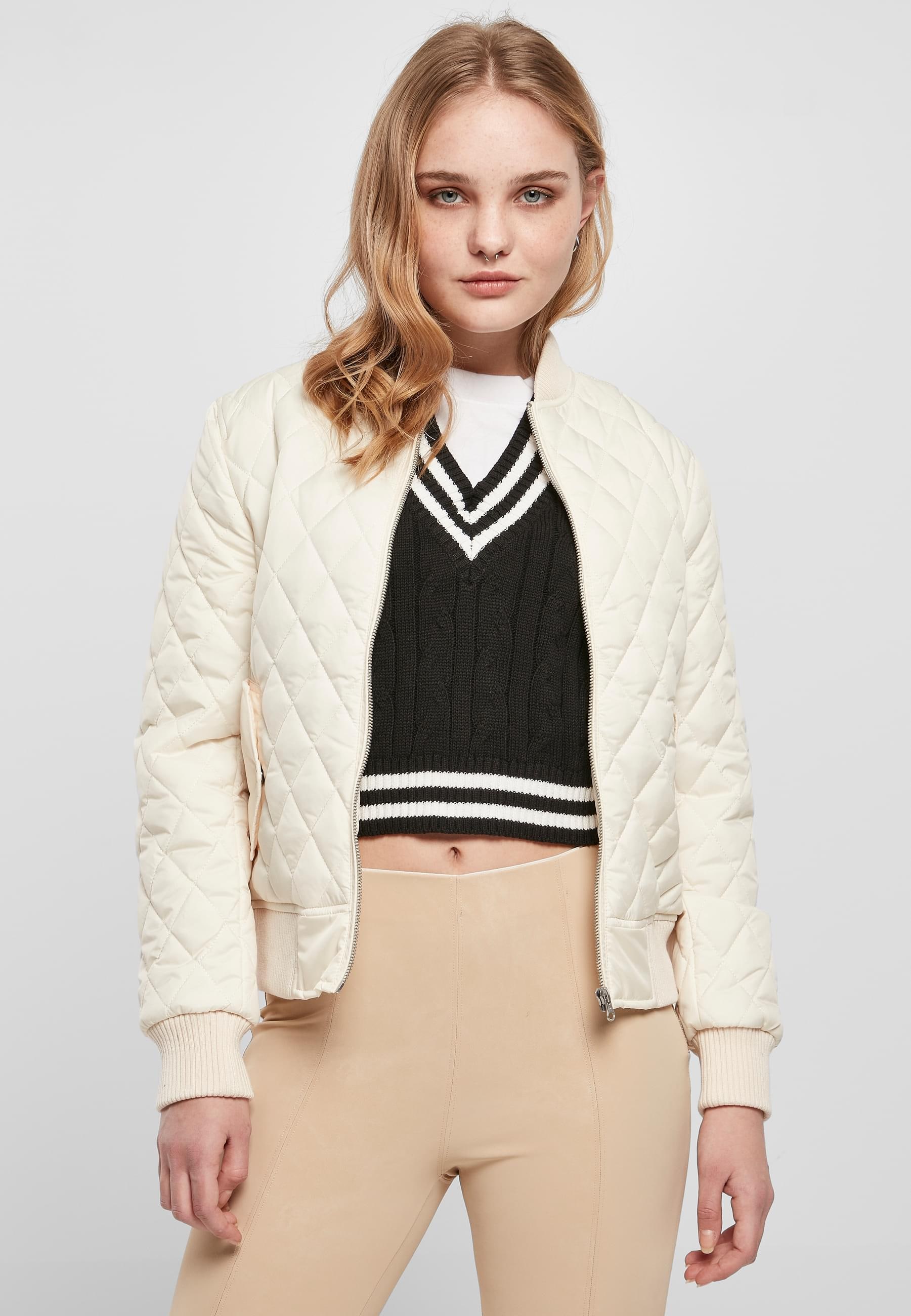 URBAN CLASSICS Allwetterjacke »Urban Classics Damen Ladies Diamond Quilt Nylon Jacket«, (1 St.), ohne Kapuze