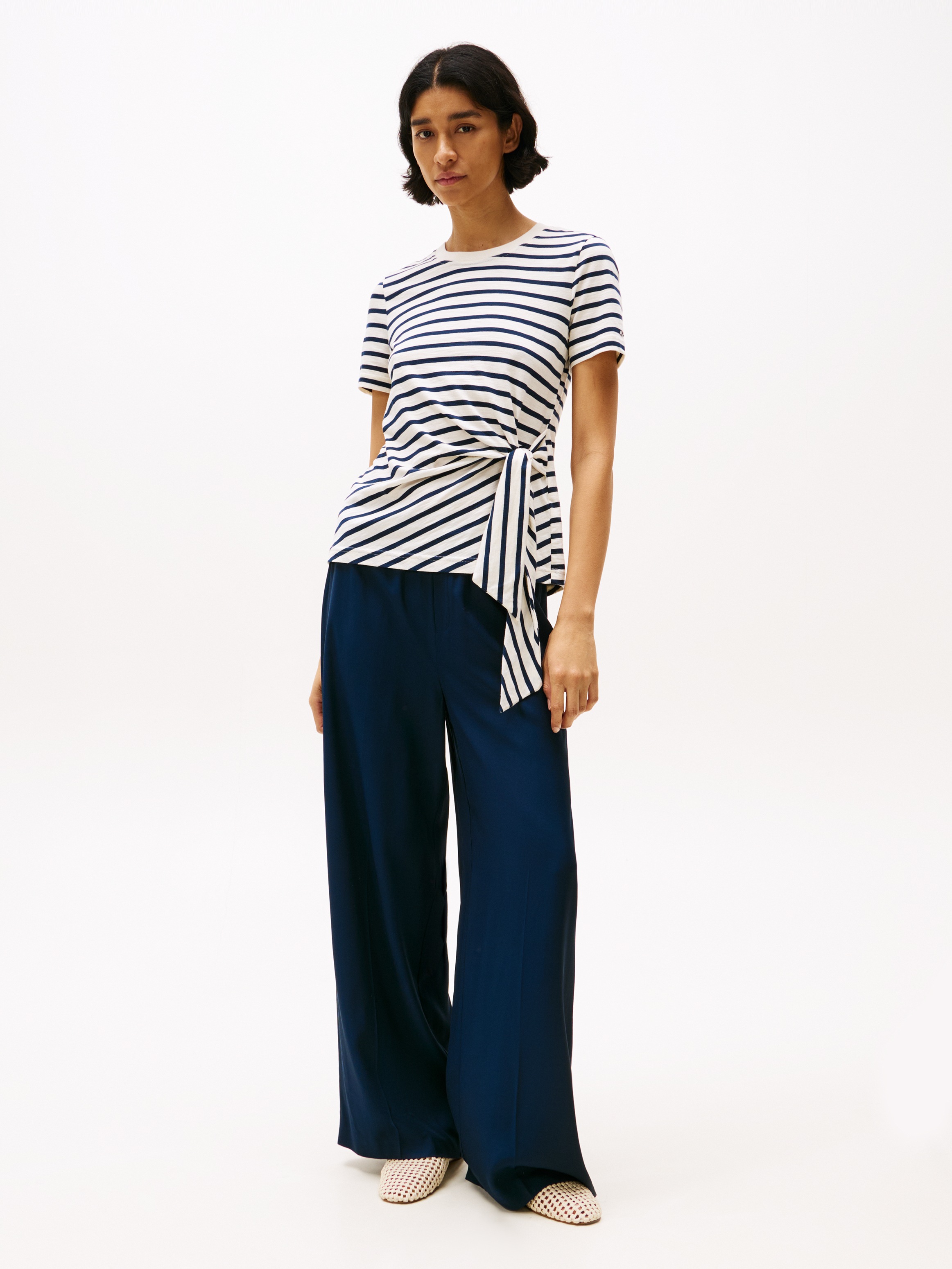 Tommy Hilfiger T-Shirt »KNOT BOAT-NK SS TEE«, in asymmetrischer Form