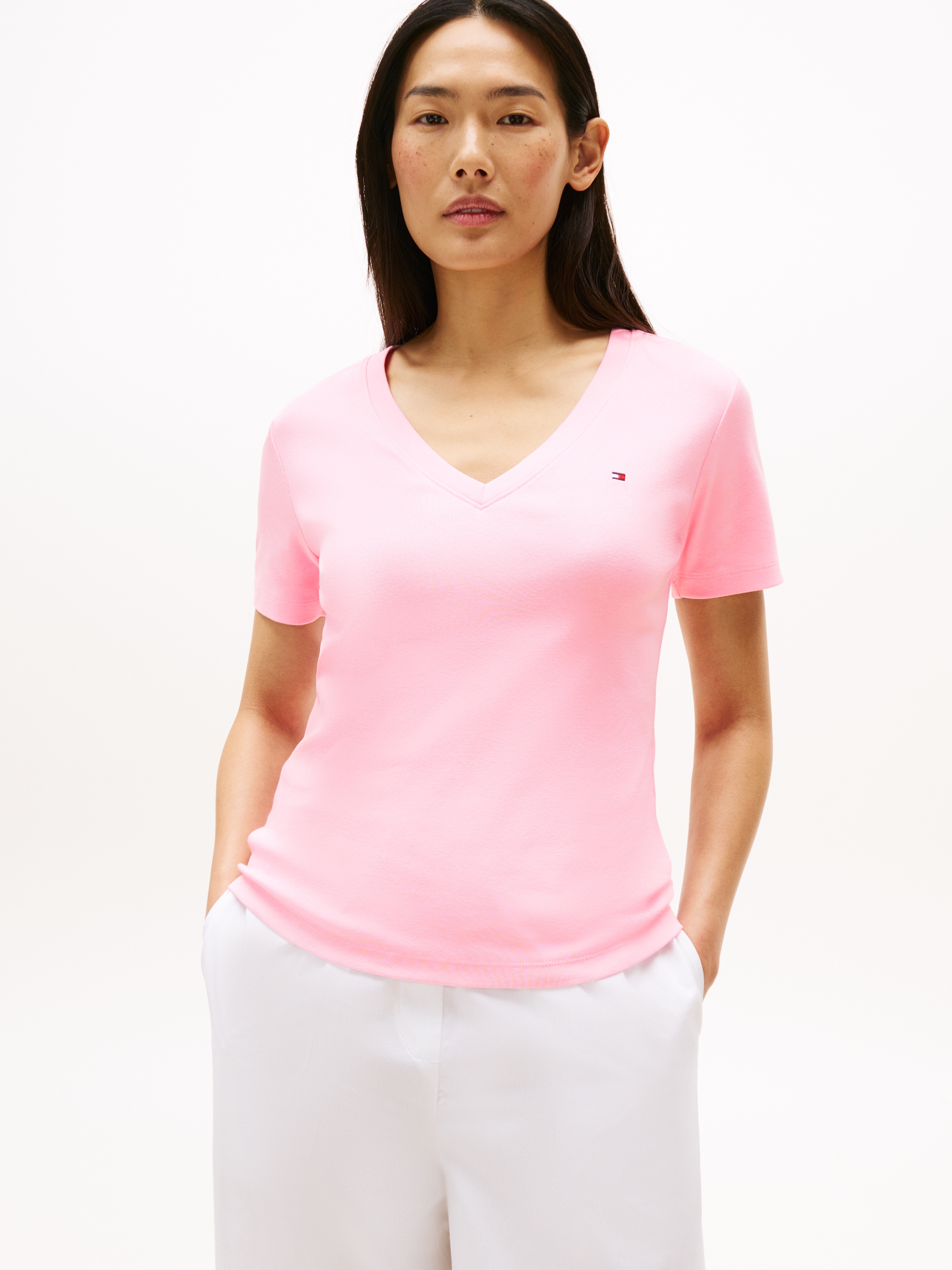 Tommy Hilfiger T-Shirt "SLIM CODY V-NK SS", mit Logostickerei günstig online kaufen