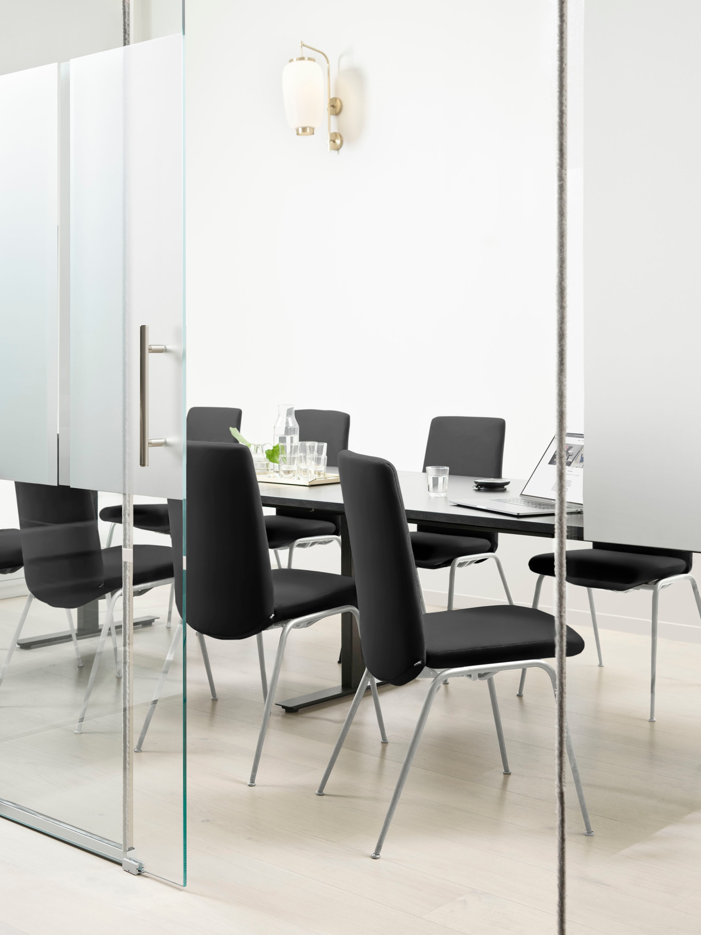 Stressless® Polsterstuhl »Laurel«, Leder BATICK, Low Back, Größe L, mit Beinen aus Stahl in Schwarz matt