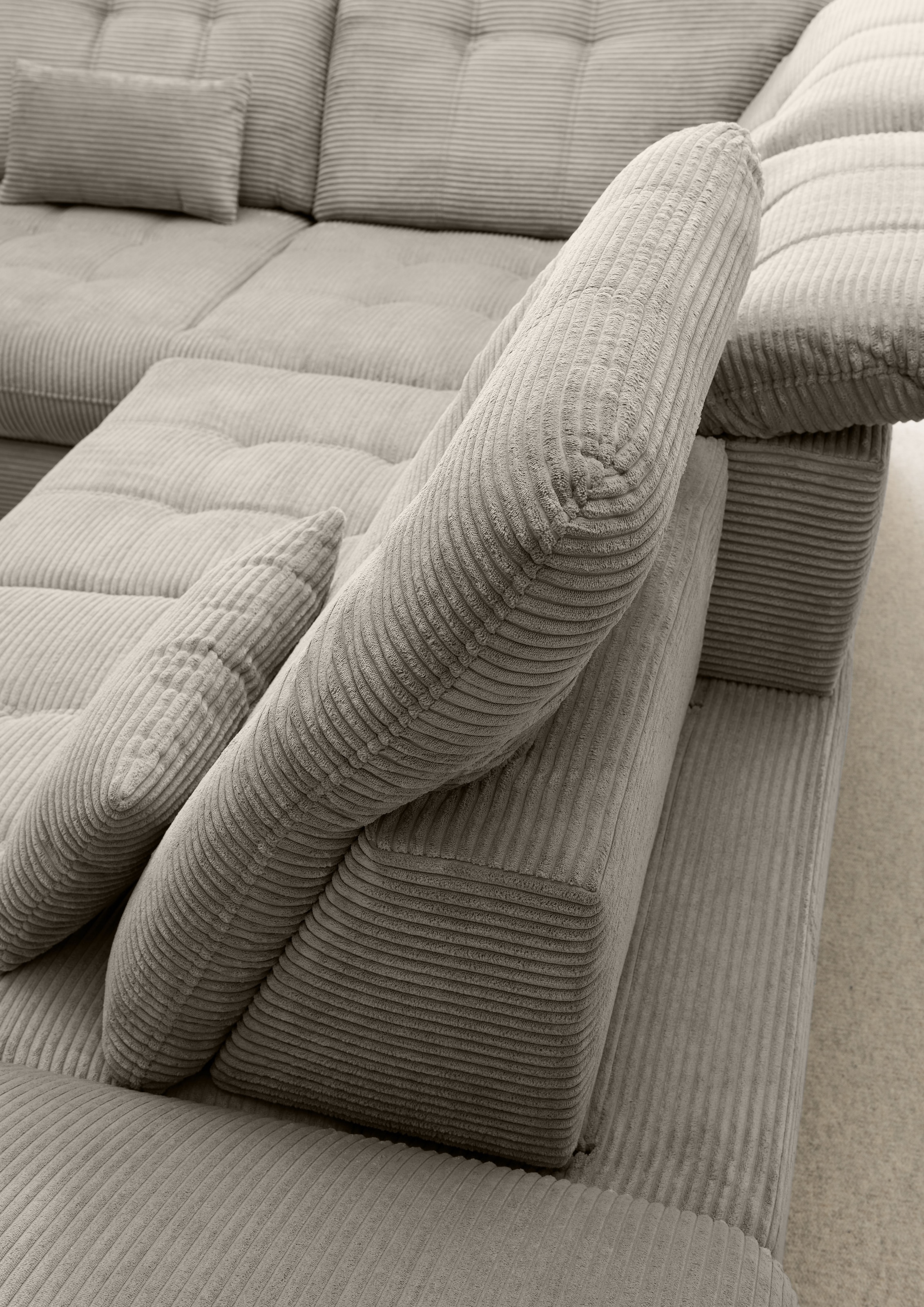 Home affaire Ecksofa »Lazio modern und bequem, schmale Armlehnen, tolle Detailverarbeitung« zwei verschiedene Fußfarben wählbar
