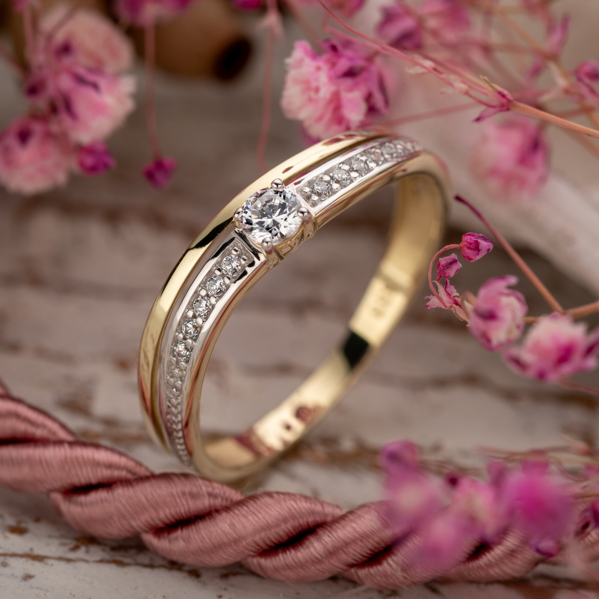 Orolino Fingerring »333/- Gelbgold glanz synth. Zirkonia«