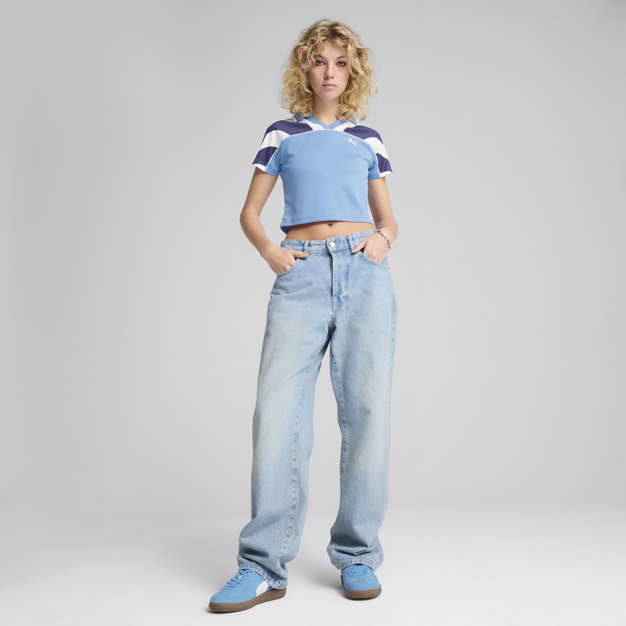 PUMA Trainingsshirt »FUTURE.PUMA.ARCHIVE Kurzes figurbetontes Fußballtrikot Damen«