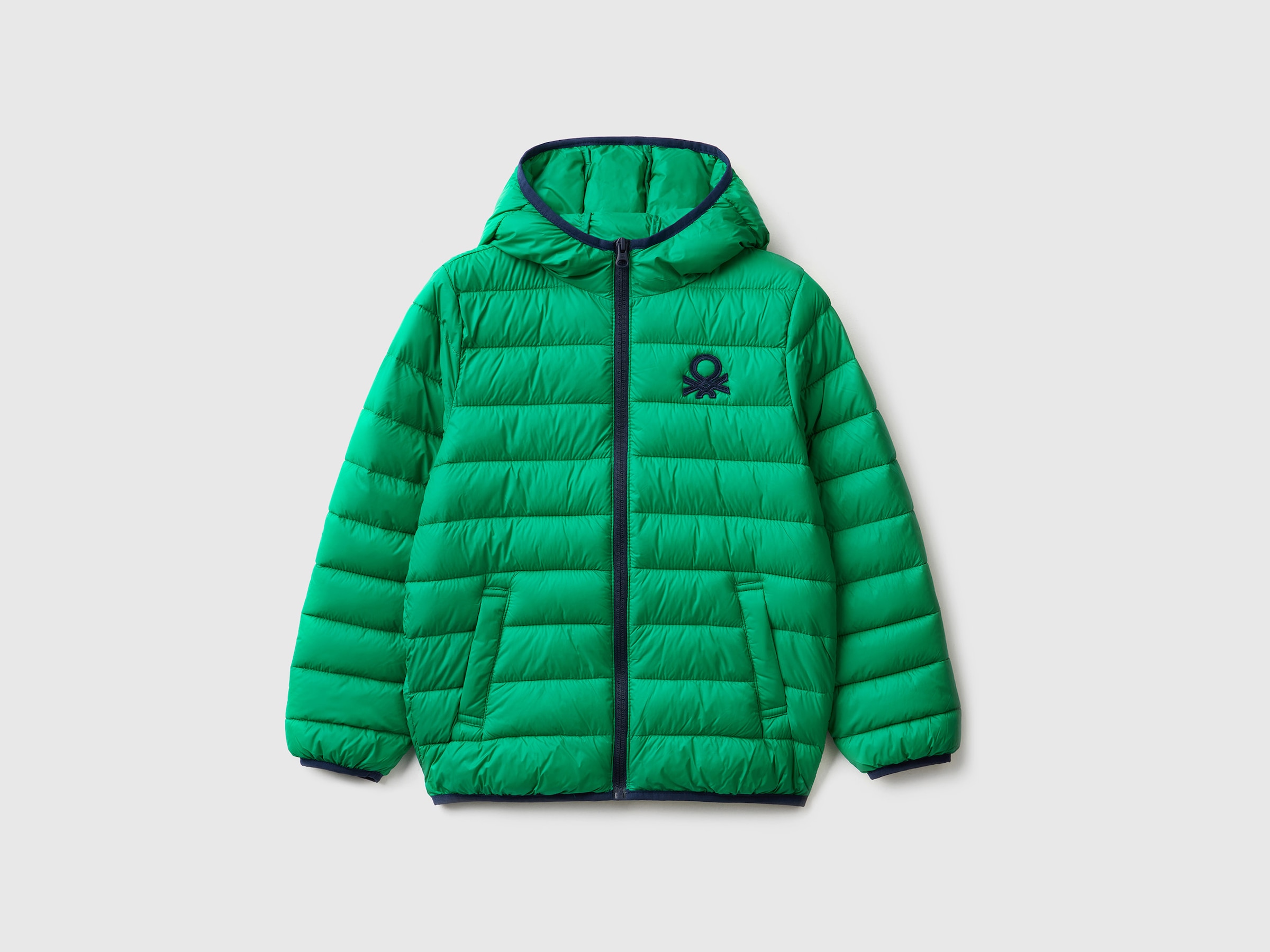 der Brust mit an Kapuze, Logo-Stickerei Benetton United online bestellen | mit Colors Steppjacke, of BAUR