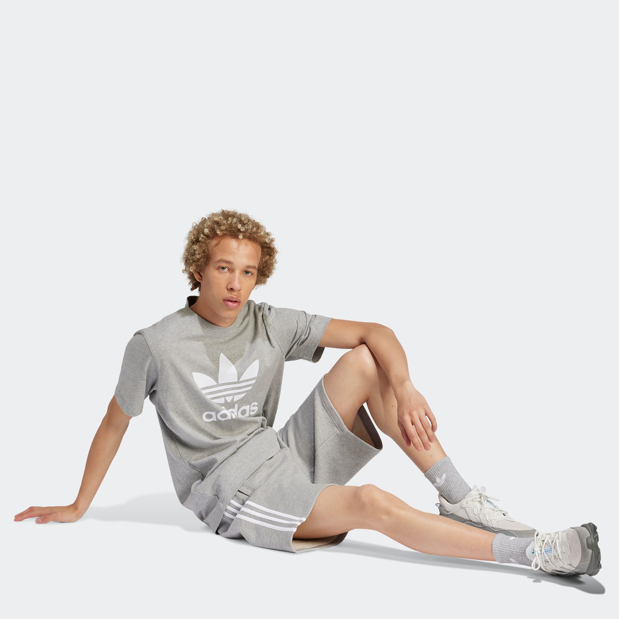 adidas Originals Shorts »3-STRIPE SHORT«, (1 tlg.), Drei Streifen Sweat Shorts aus weichem French-Terry Material