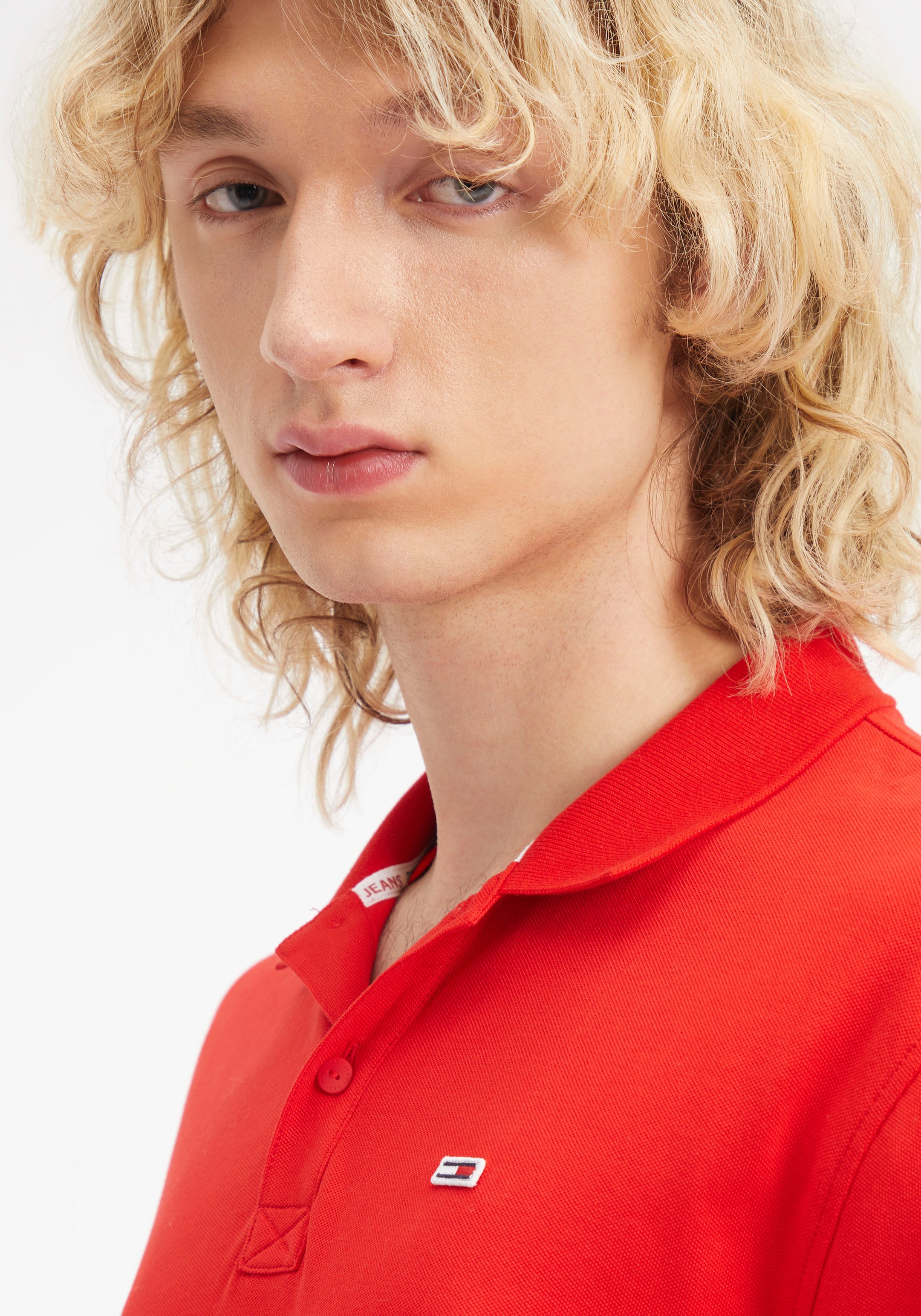 Tommy Jeans Poloshirt »TJM CLSC ESSENTIAL POLO«, mit Logostickerei
