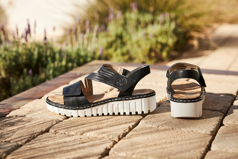 Rieker Plateausandale, Sommerschuh, Sandalette, Keilabsatz, mit Klettriemchen