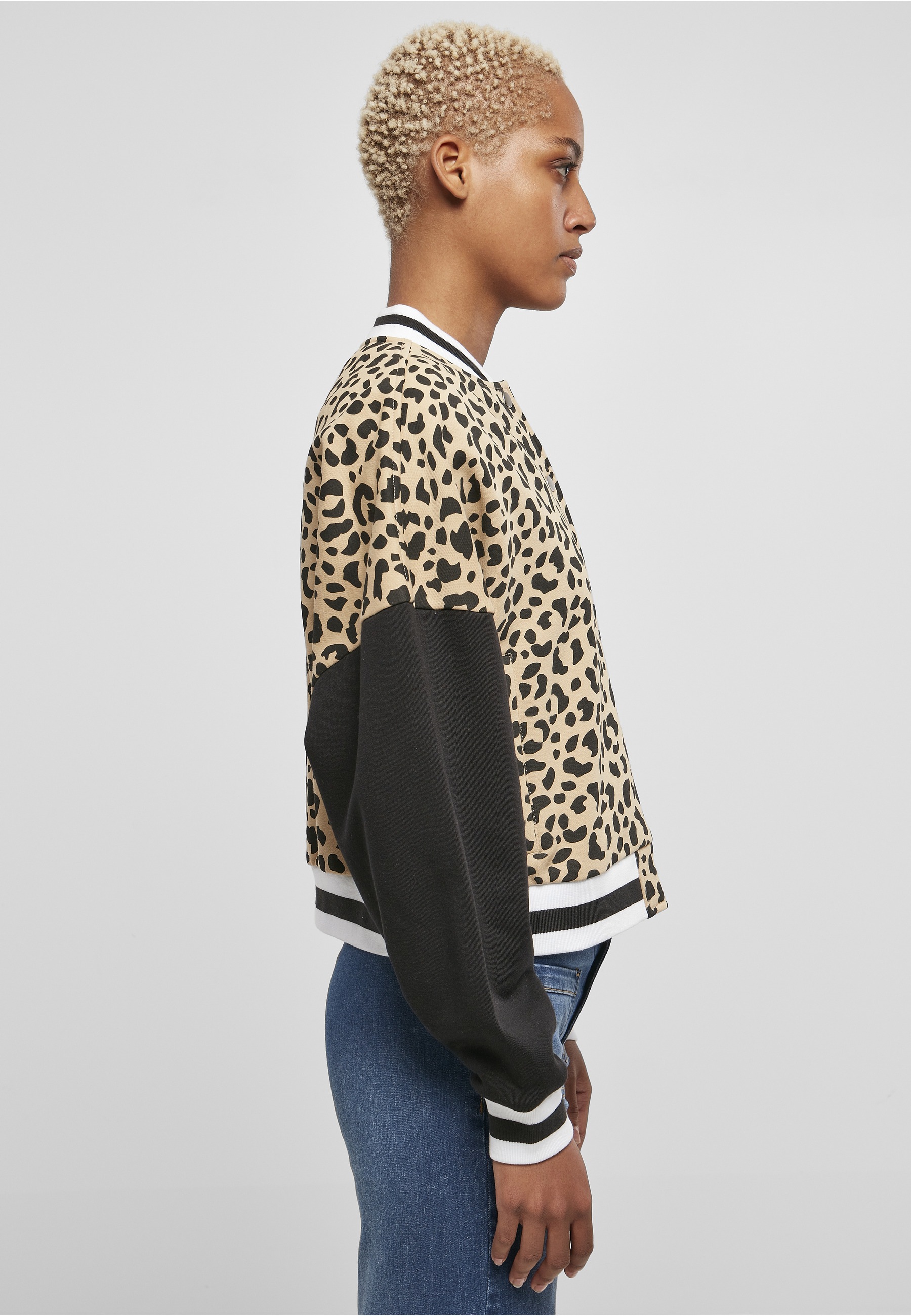 URBAN CLASSICS Strickfleecejacke »Urban Classics Damen Ladies AOP Oversized College Sweat Jacket« 1 Stk. tlg. ohne Kapuze