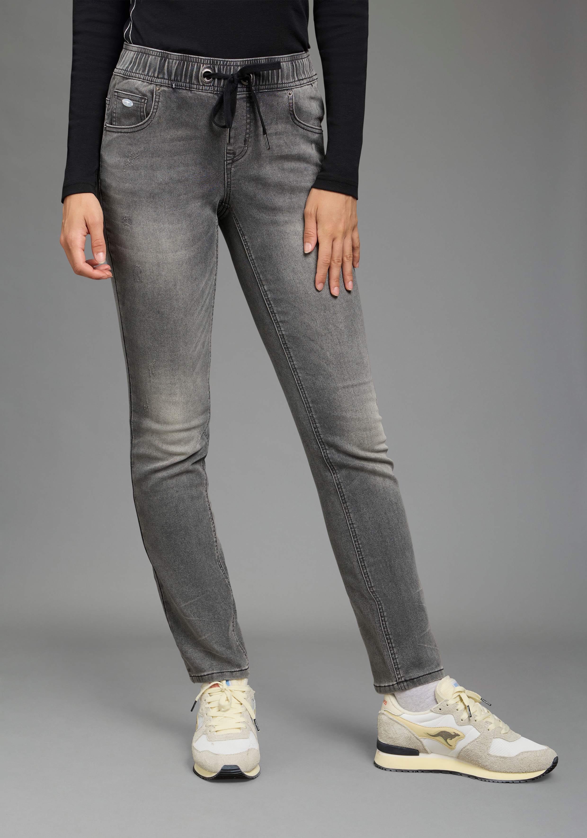 KangaROOS mit Eingrifftaschen, Gesäßtaschen und Coinpocket, gerader Straight-Fit