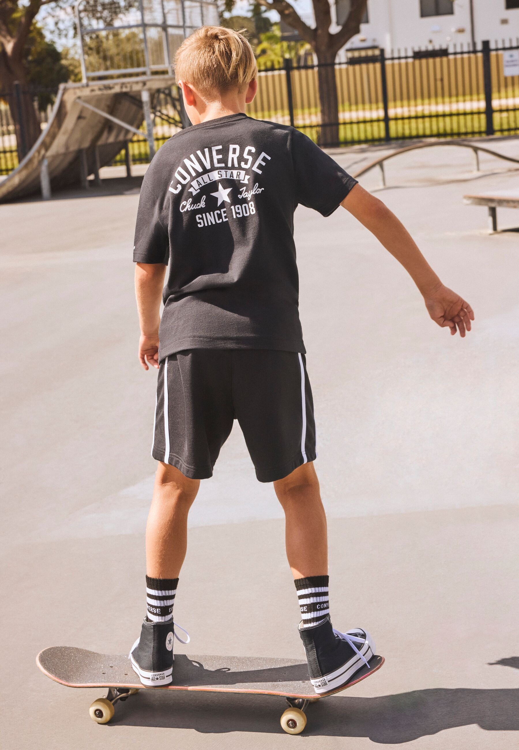 Converse T-Shirt »CNVB RETRO FRONT BACK LOGO TEE«, (1 tlg.), für Kinder