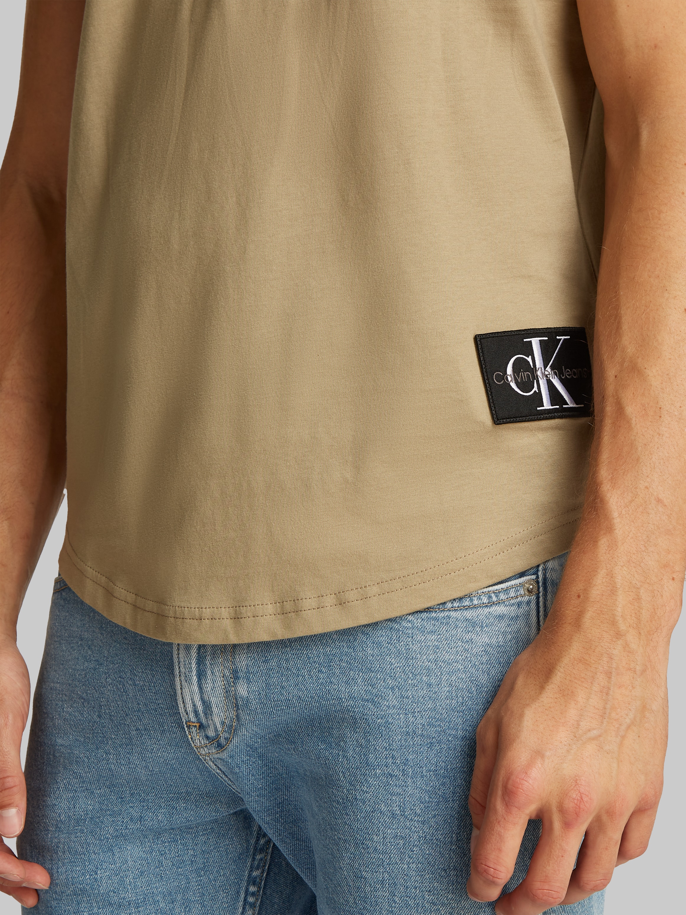 Calvin Klein Jeans T-Shirt "BADGE TURN UP SLEEVE", mit Logopatch günstig online kaufen